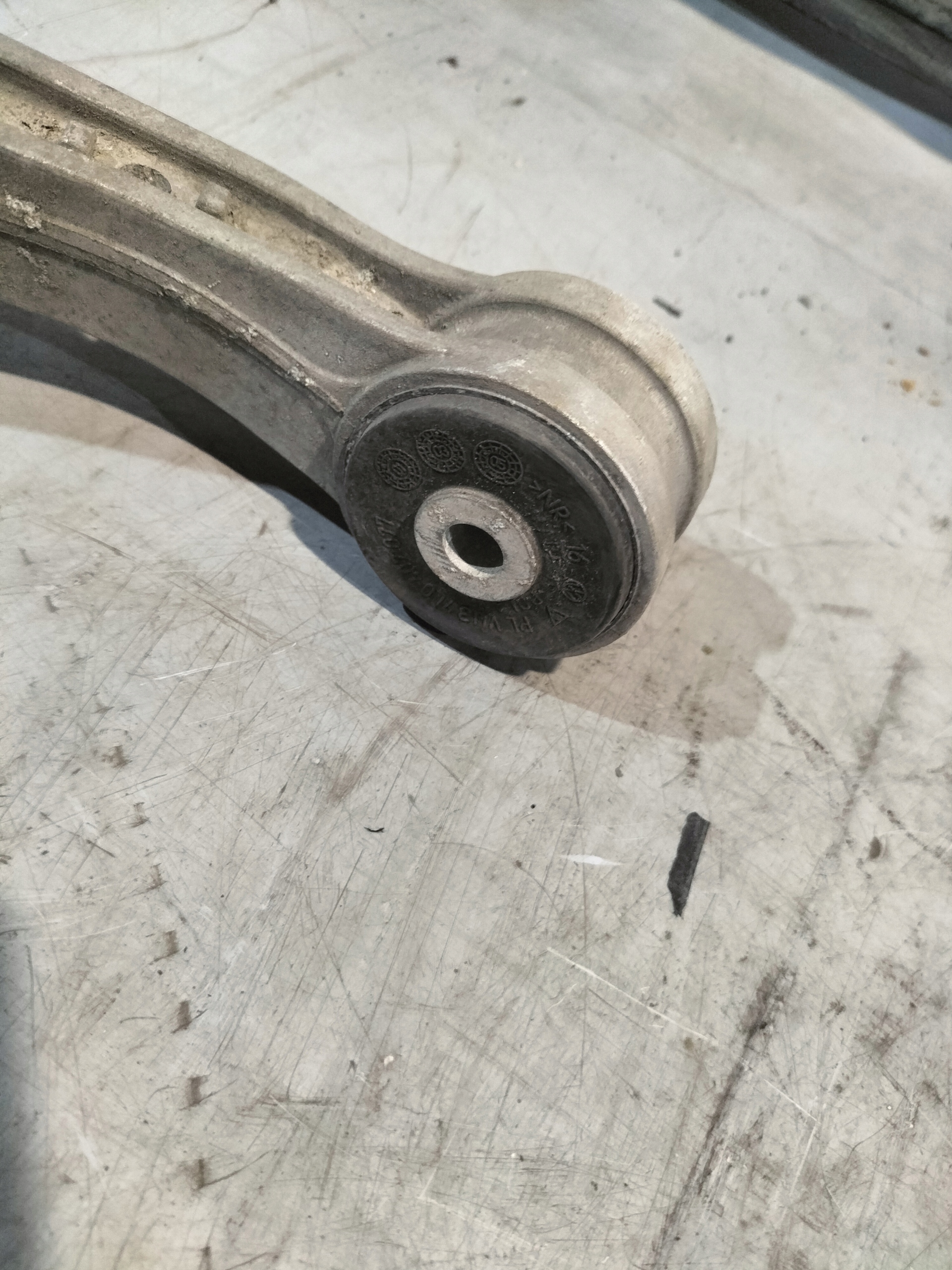 arm SWORZEN CAYENNE front upper