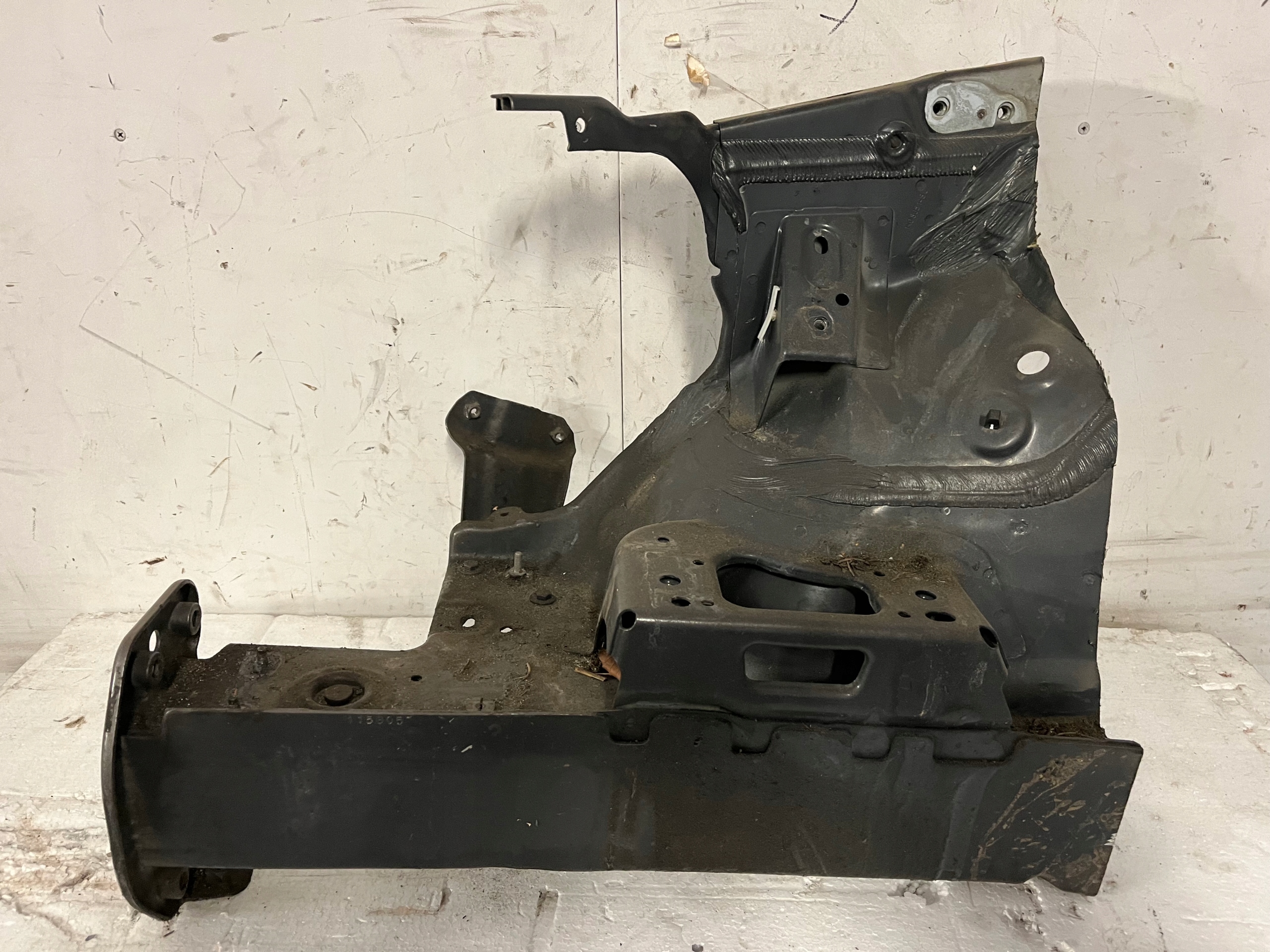 ЛОНЖЕРОН ФАРТУХ ПРАВЫЙ ПЕРЕД VW GOLF VI ПЛЮС САЛАЗКИ