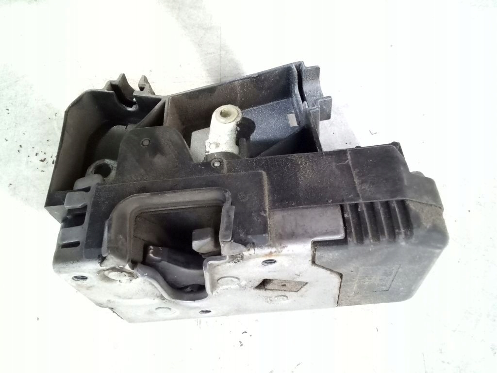 Renault Trafic II 2 lock right front 8200042171