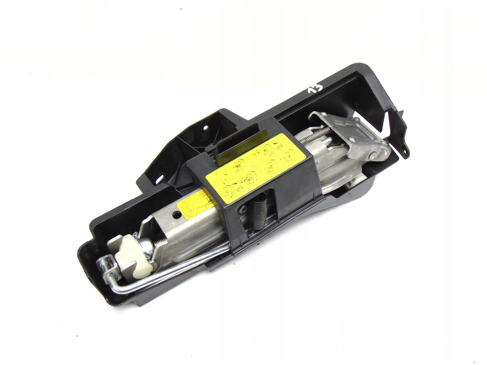 8E0010175A - Домкрат домкрат крепление 4F0011031 AUDI A6 C6
