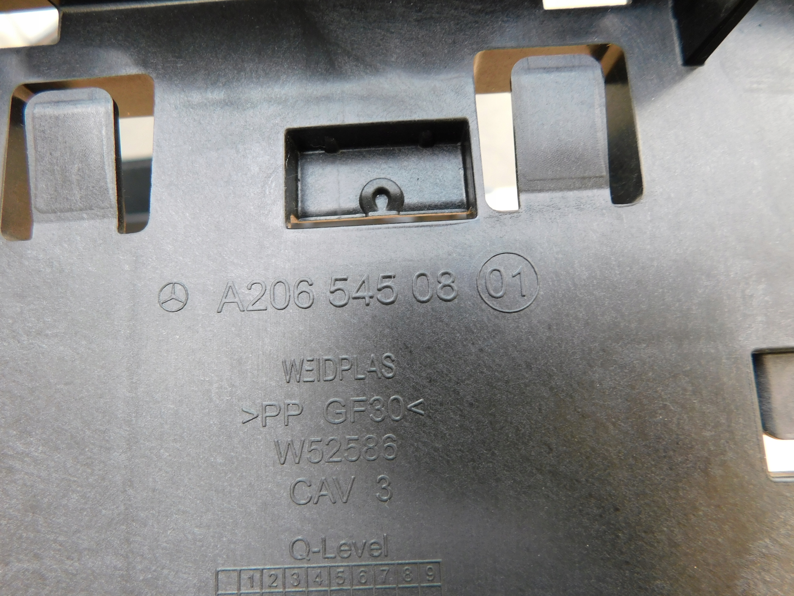 Mercedes GLC W254 Halter modulow der Sicherungen A20654508 OEM SPRAWNE