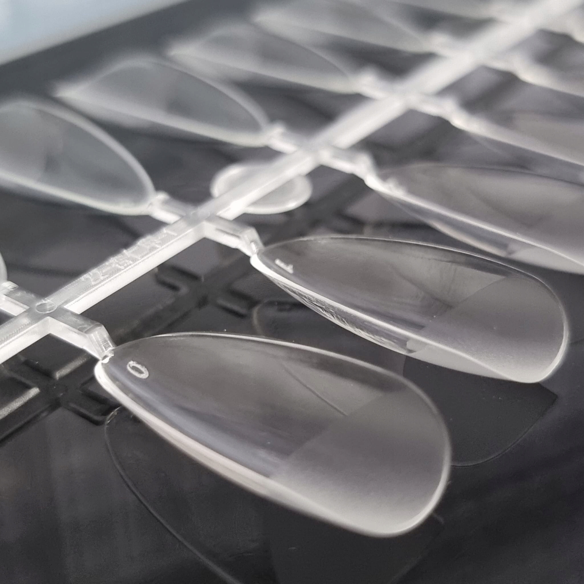 TIPSY FLEXIBLE SOFT GEL FLEXI BEZBARWNE ALMOND MIGDAŁ CIENKIE 240SZT Kod producenta tipsy flexible