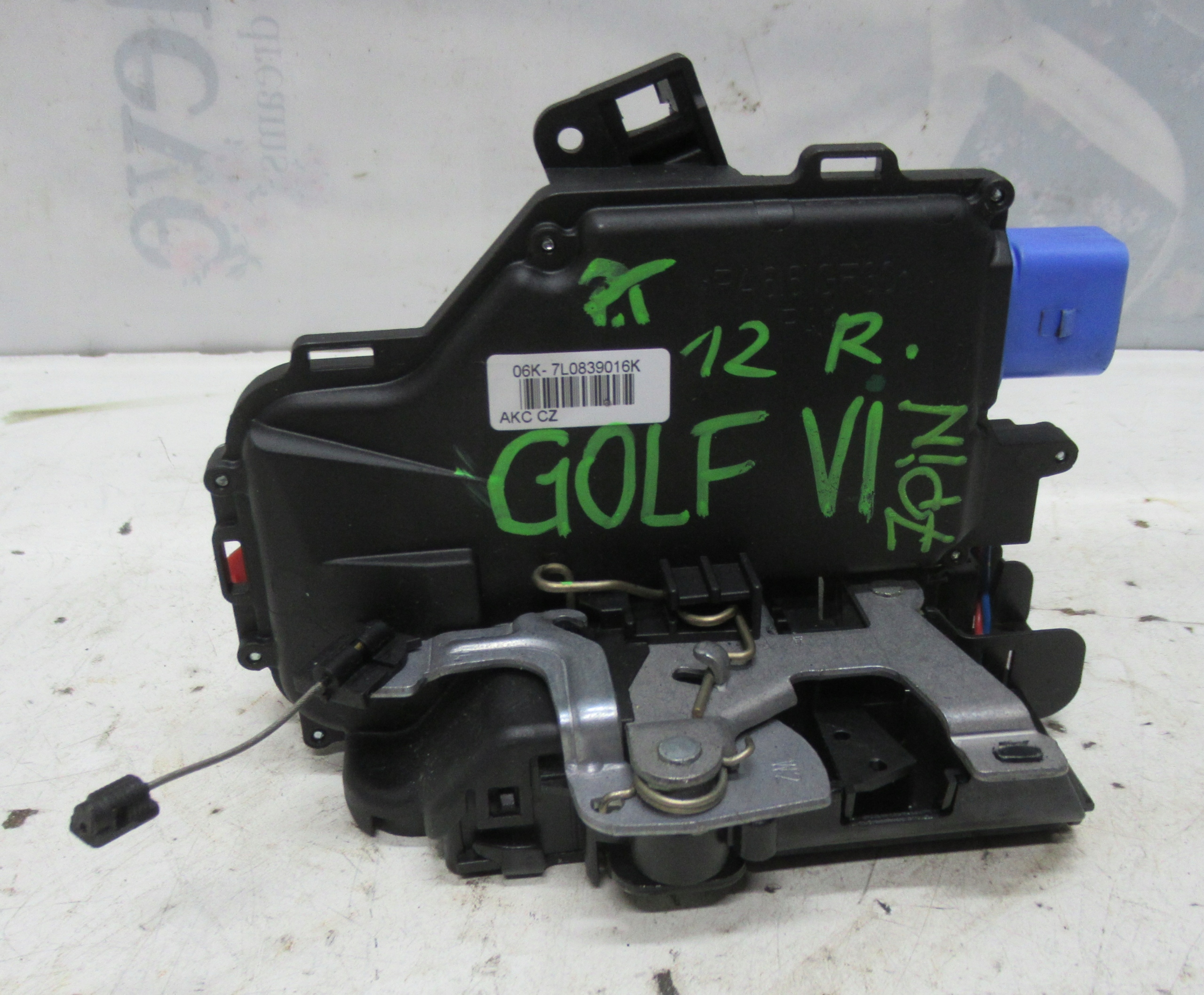 VW GOLF VI lock door right rear part 7L0839016K