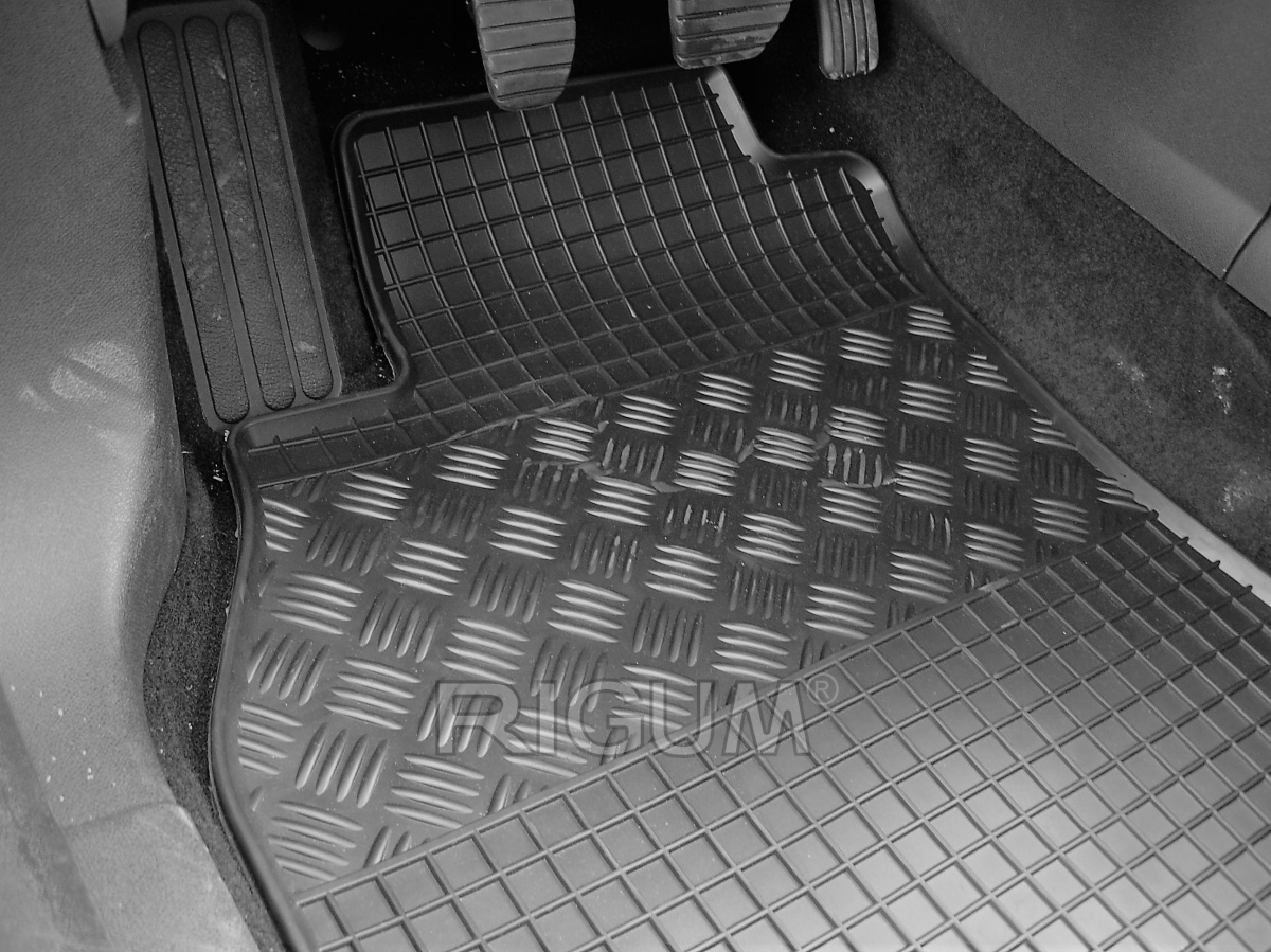 Zestaw dywaników do RENAULT Megane Hatchback od 2009 do 2016 Kolor czarny