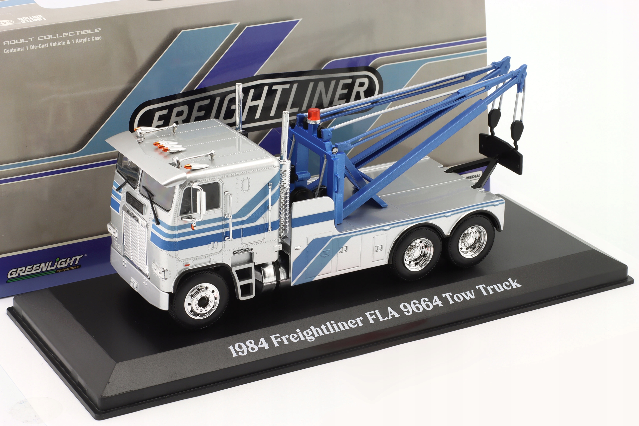 Greenlight 1984 Freightliner 9664 Stříbrná/Modrá 1:43
