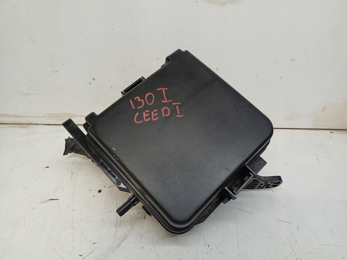 Ceed i30 LIFT коробка запобіжників 09-12R
