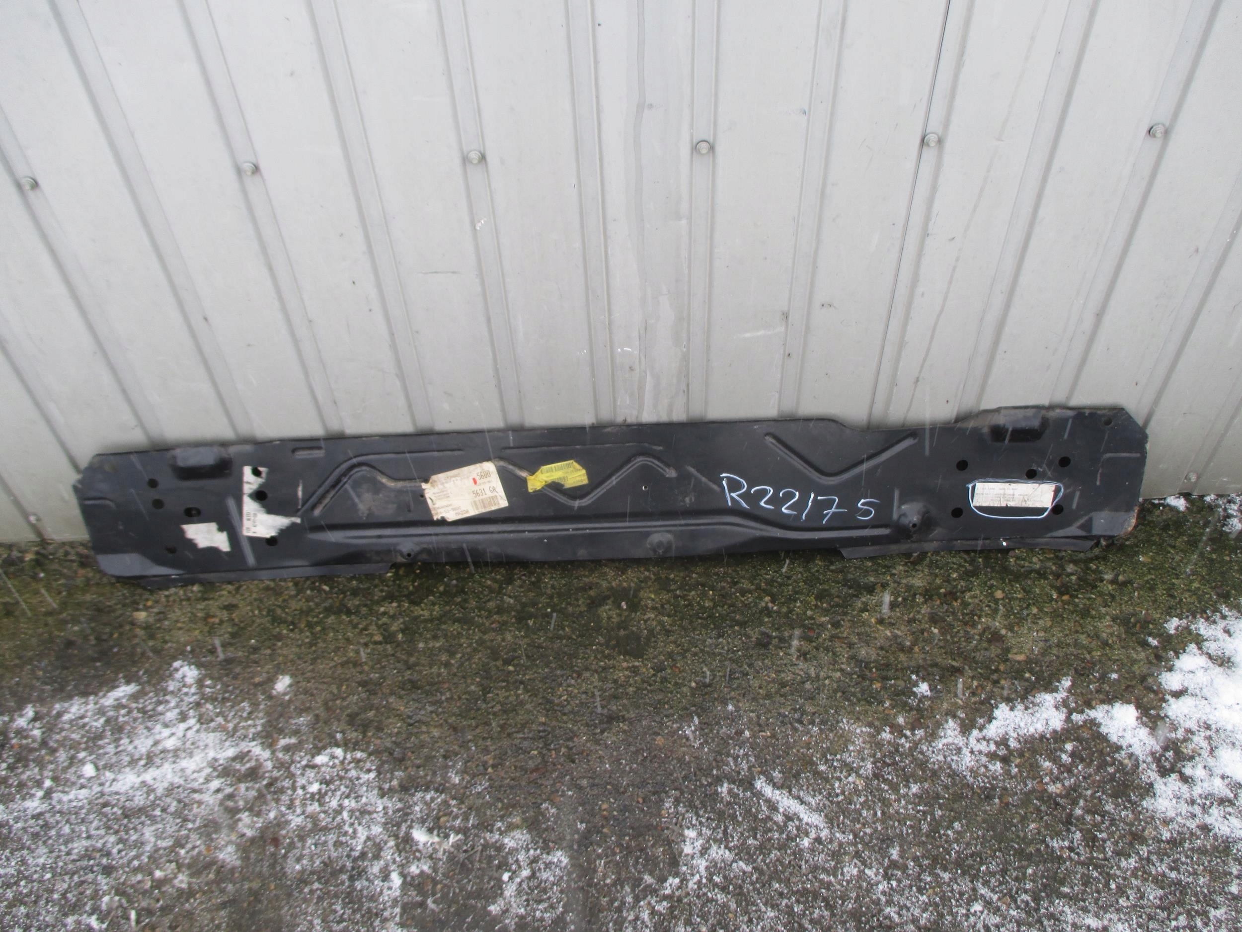 MAZDA 626 HB SEDAN 1992-1997 PAS ŚCIANA TYŁ