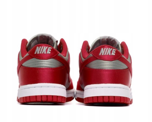 Nike dámské sportovní boty Dunk Low Unlv Satin, velikost 38,5