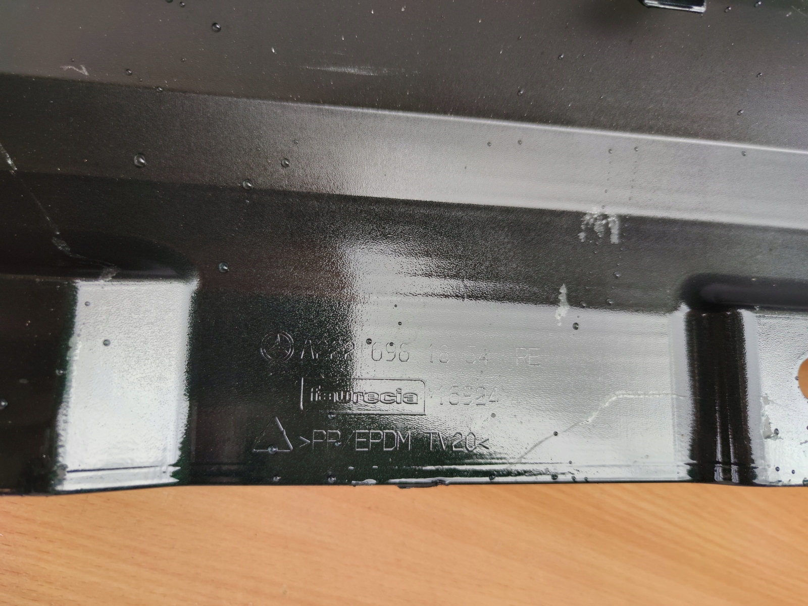 MERCEDES S-KLASA 6.3 AMG LONG right moulding threshold