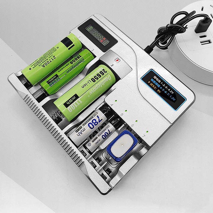 WIELOFUNKCYJNA SZYBKA ŁADOWARKA DO AKUMULATORKÓW BATERII 7 GNIAZD AAA USB EAN (GTIN) 0755887270960