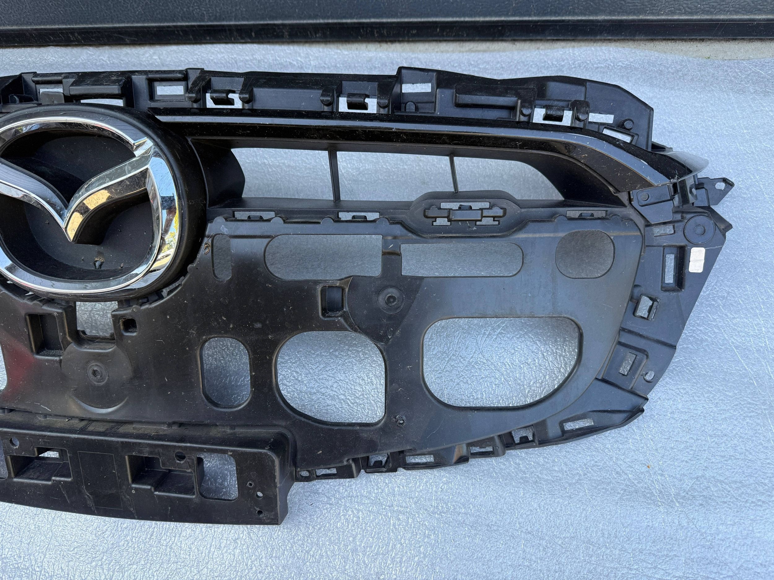 Mazda 2 Lift 21- Grill Kühlergrill vorne vorne