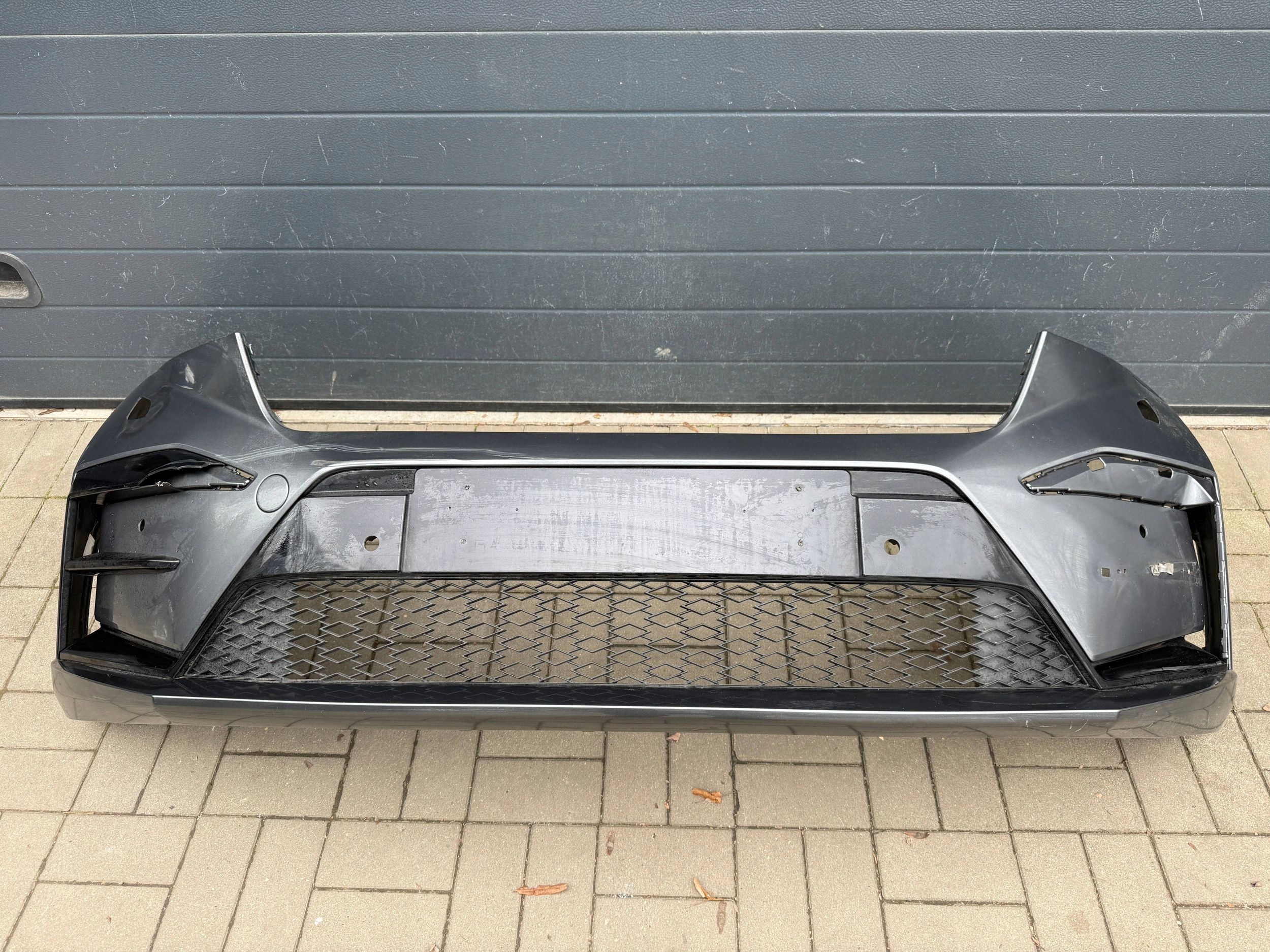 Skoda Enyaq iV 21- bumper front front