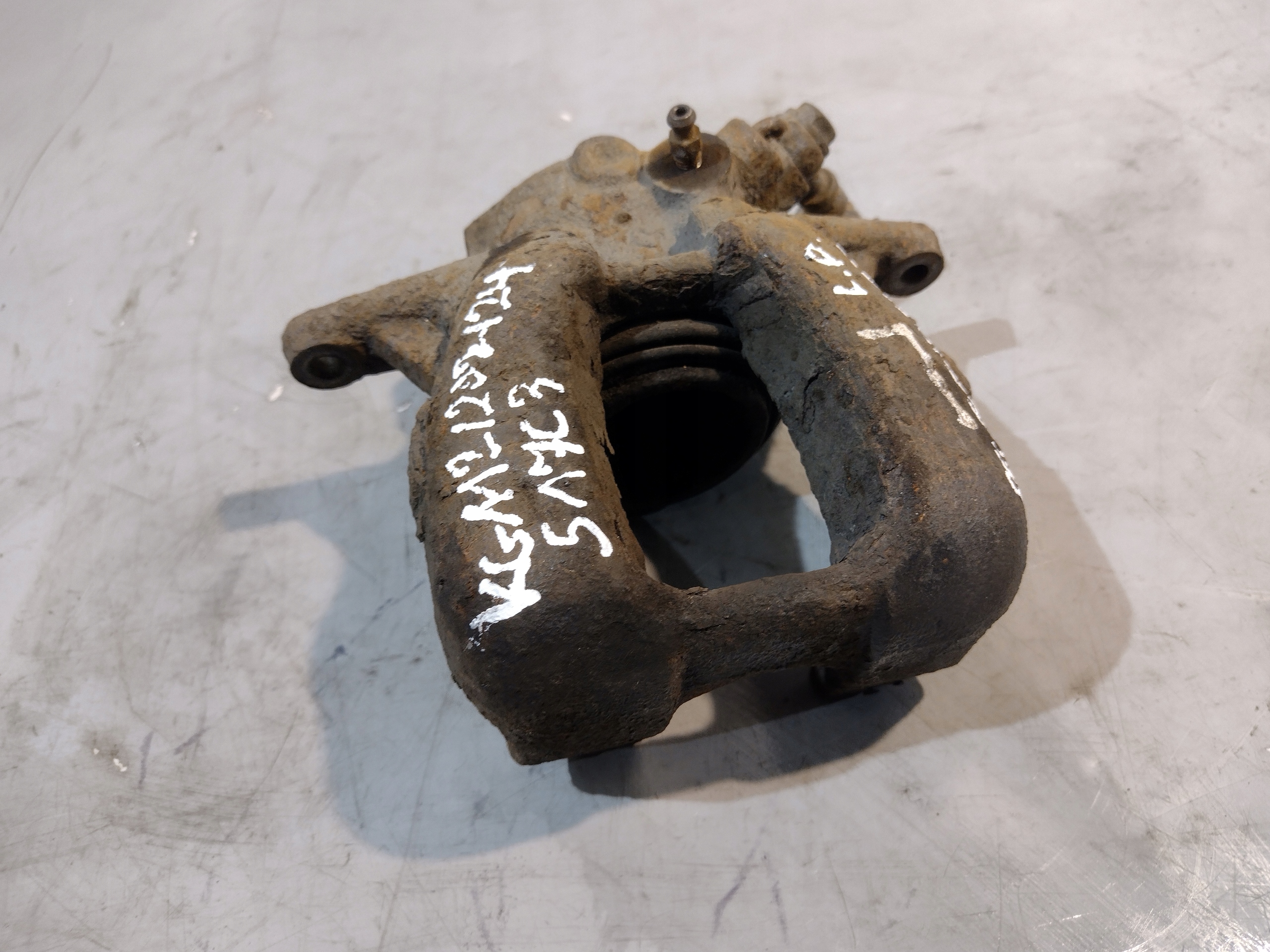 caliper brake left front Peugeot 407 sedan 1,6HDI
