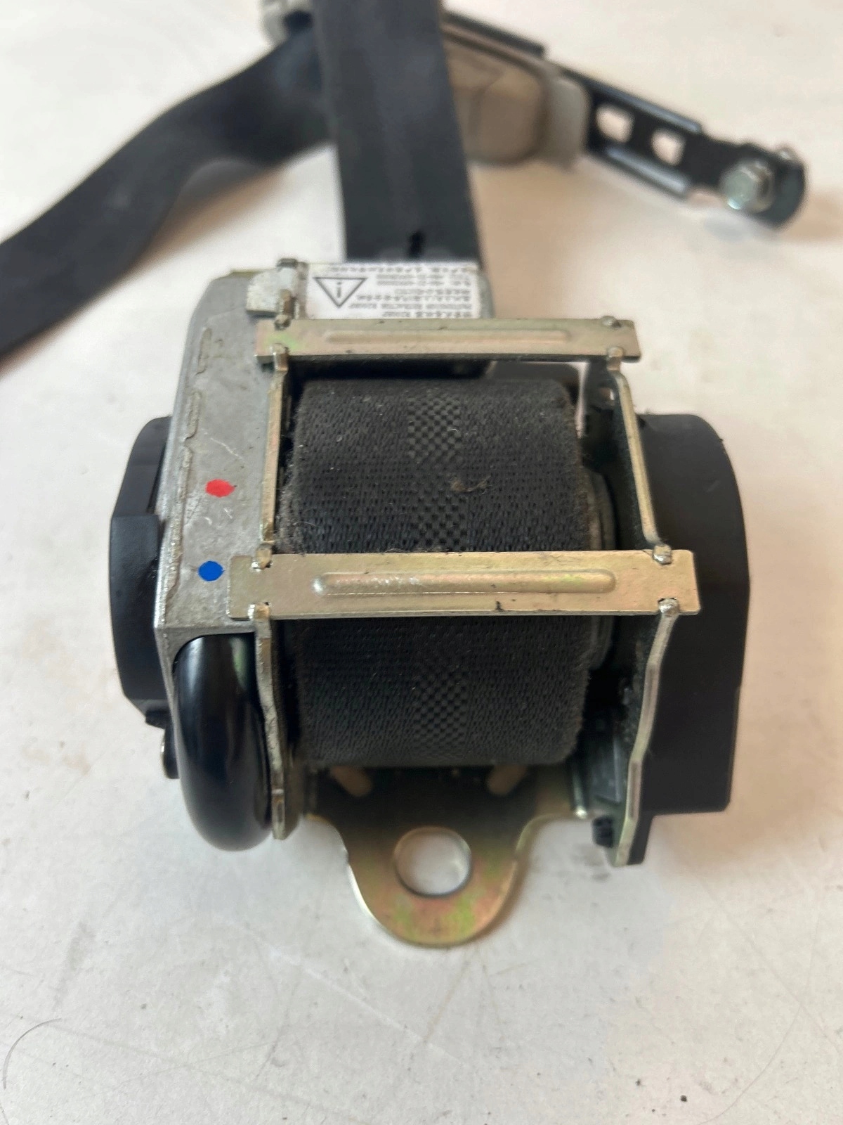 tension belt safety front front right Nissan Pulsar