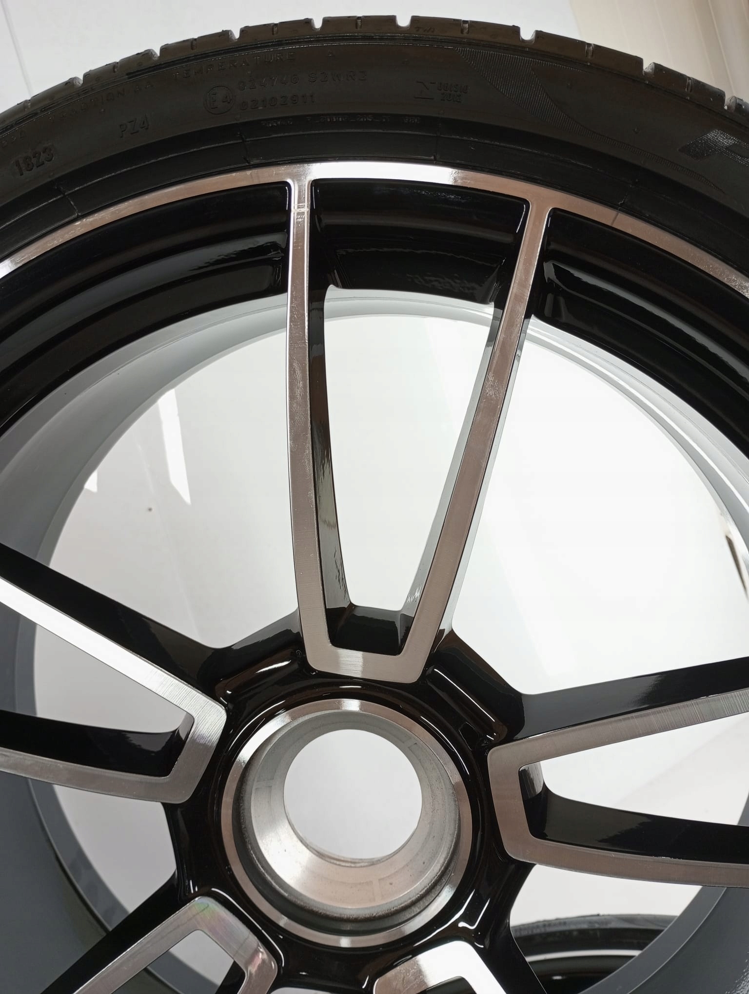 KOŁA LETNIE PORSCHE 911 991 992 TURBO S CENTRAL LOCK ORYGINAŁ 20 21 CALI Rodzaj opon Letnie