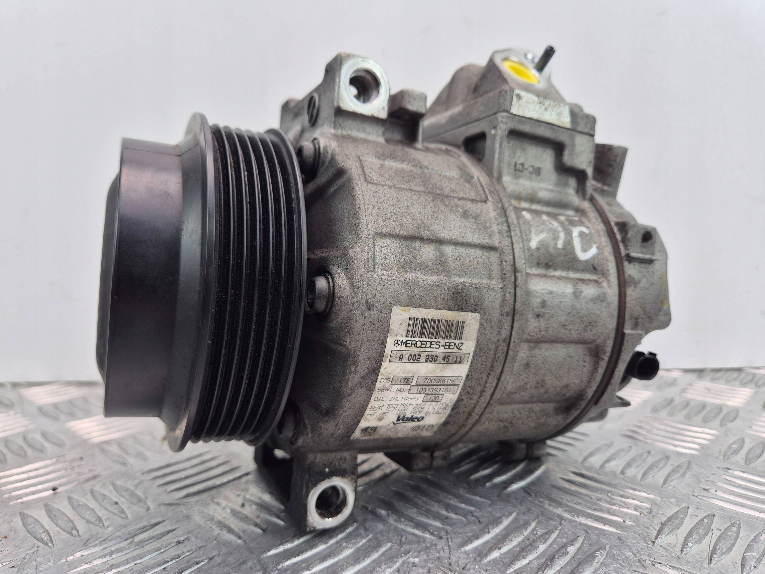 Mercedes C250 CGI W204 compressor; compressor of the air conditioning A0022304511