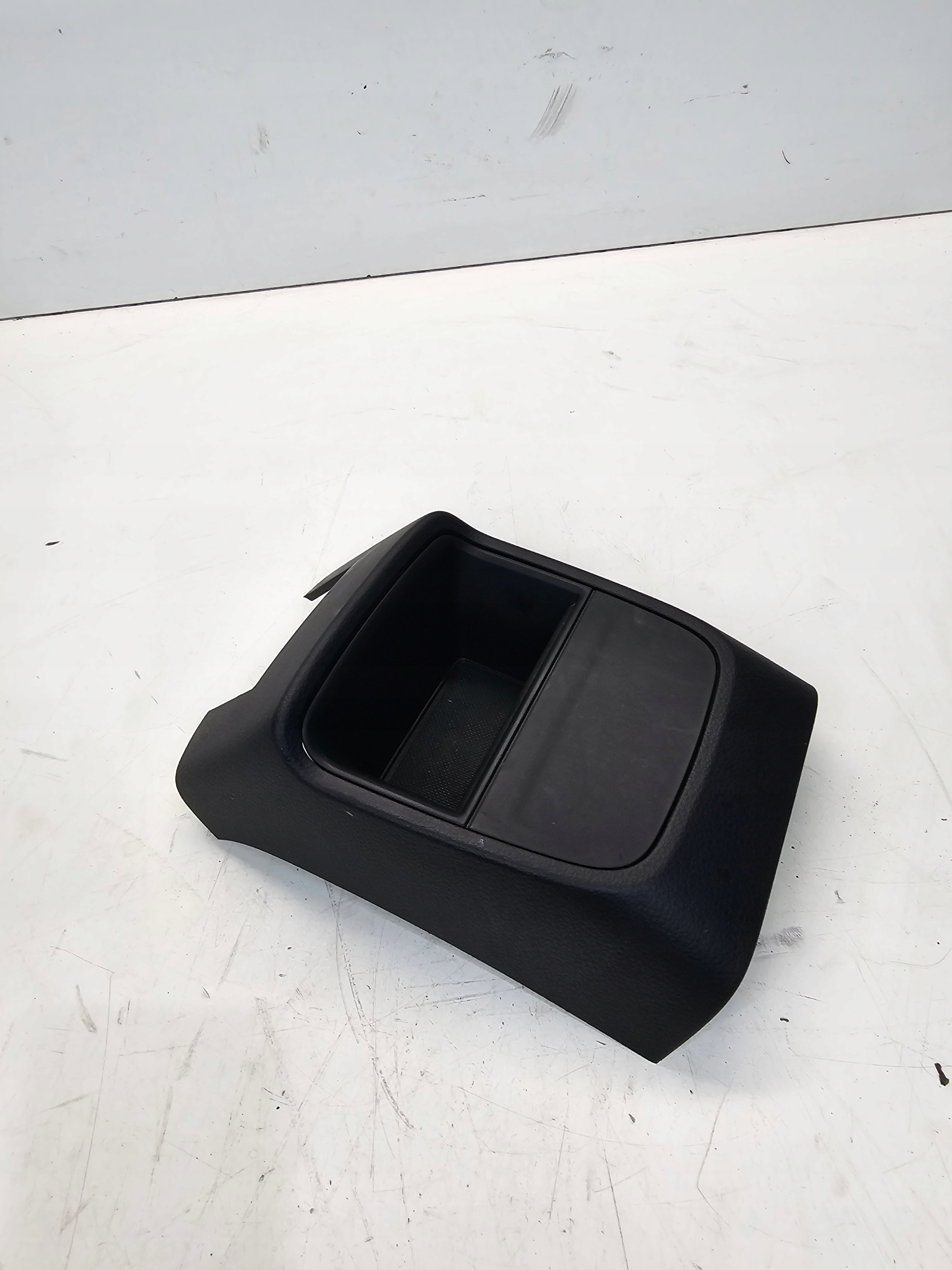 BLENDE ABDECKUNG TUNELU SRODKOWEGO HECK AUDI A3 8V 8V0864376B