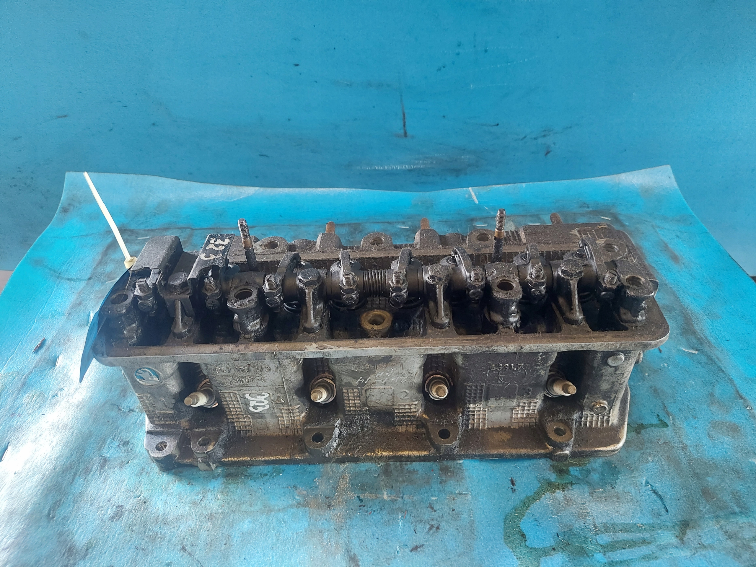 head. VW LUPO 1.0 B AHT