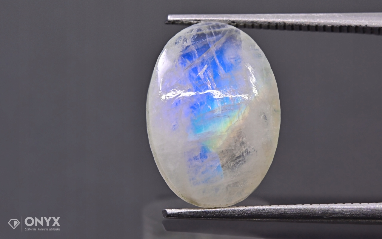 Měsíční kámen konvexní mělký ovál 14x10 mm