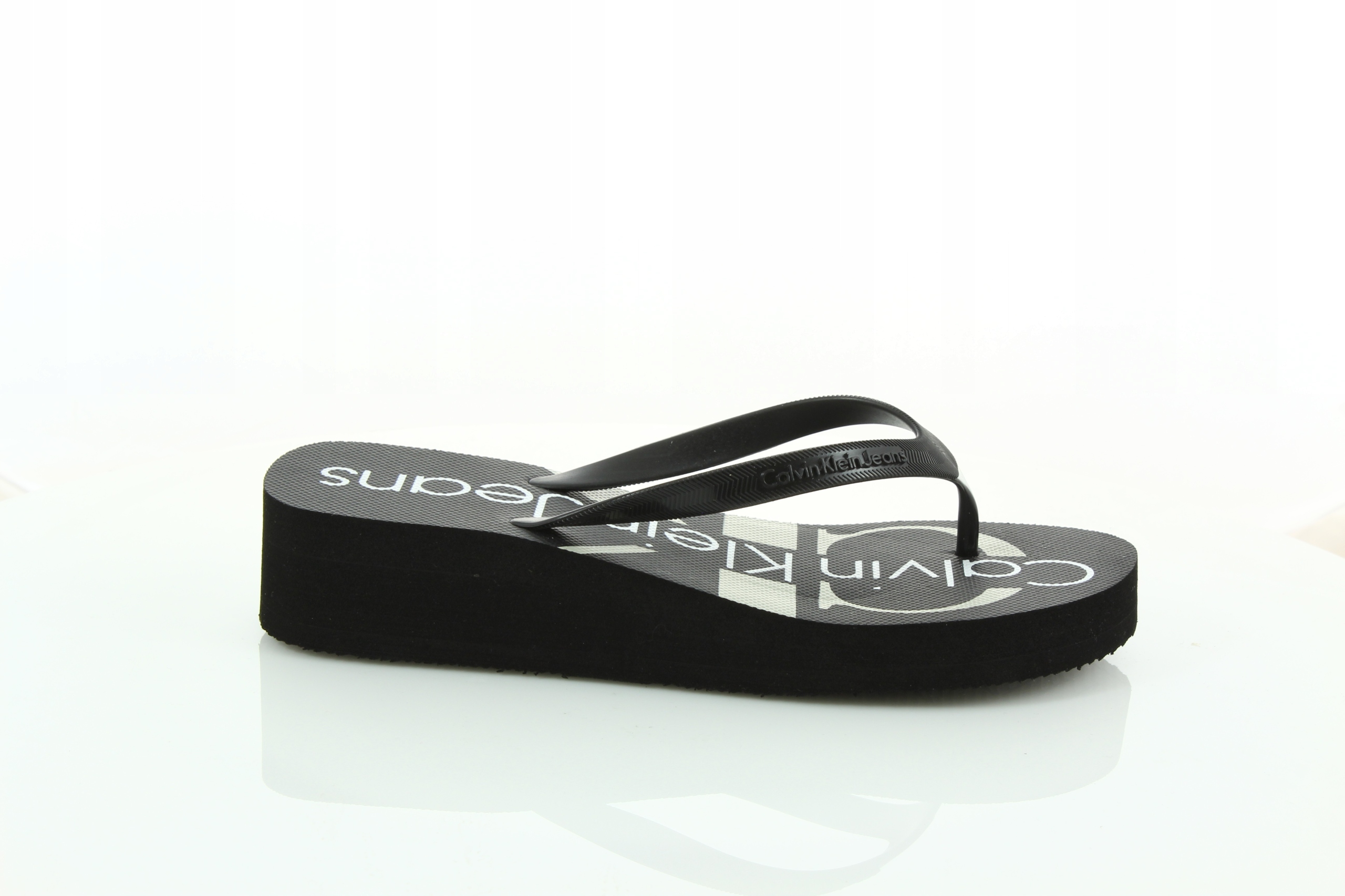 

Japonki Calvin Klein Tesse Jelly RE9734 Black 39