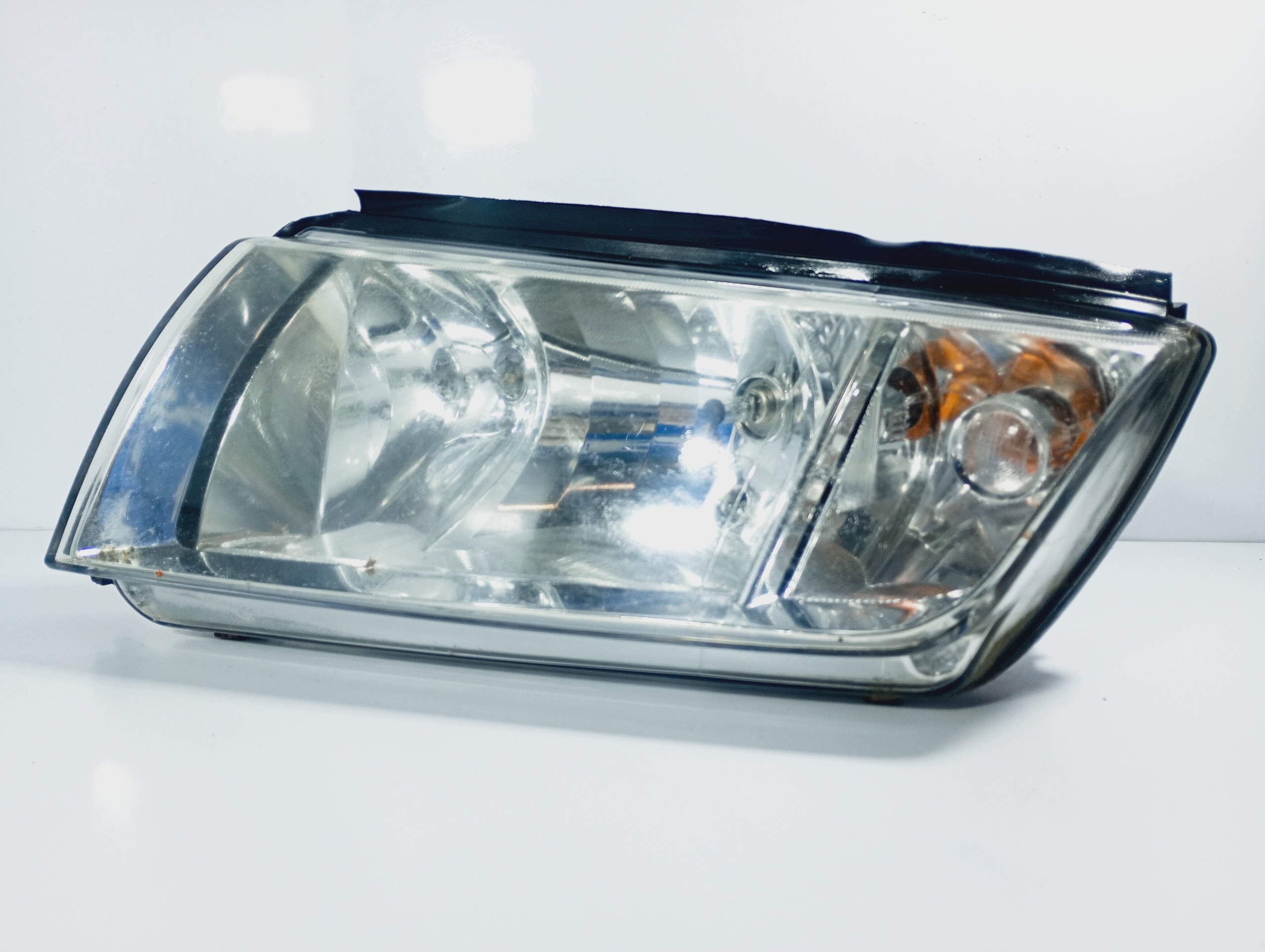 light left front reflektor left front 086651105L Skoda Fabia and 1 99-07