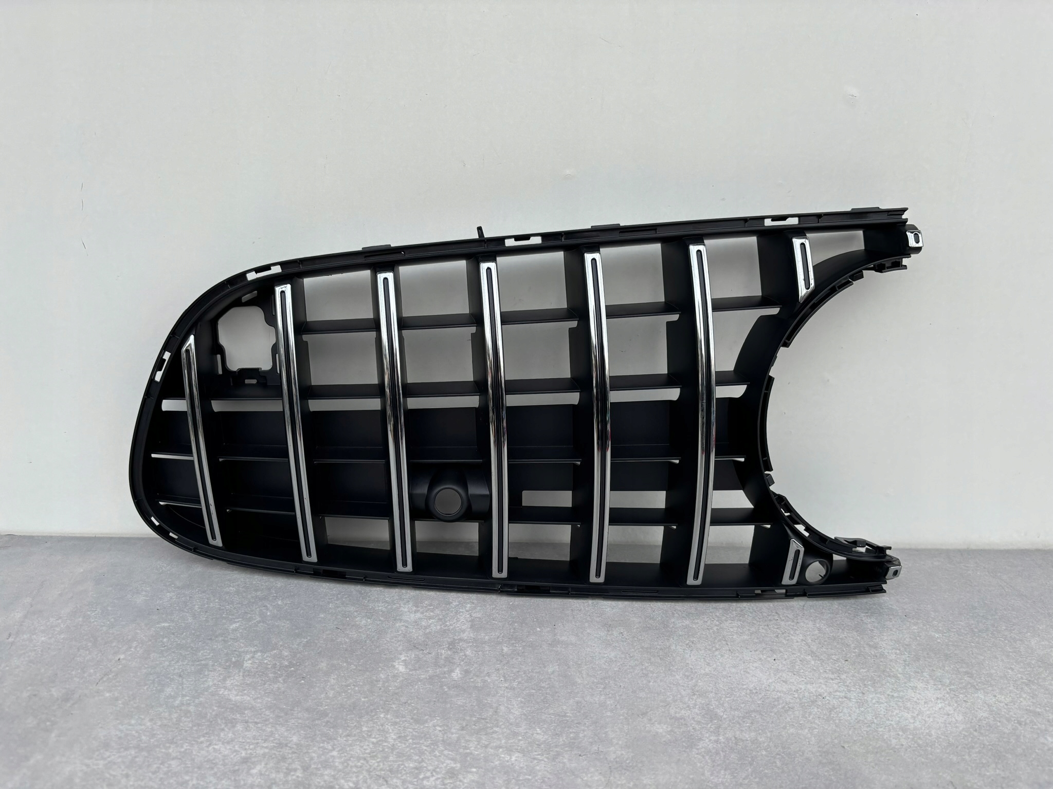 MERCEDES 190 AMG GT LIFT PRAWA KRATKA ATRAPY NÓWKA GRILL A1908855002 5G/091