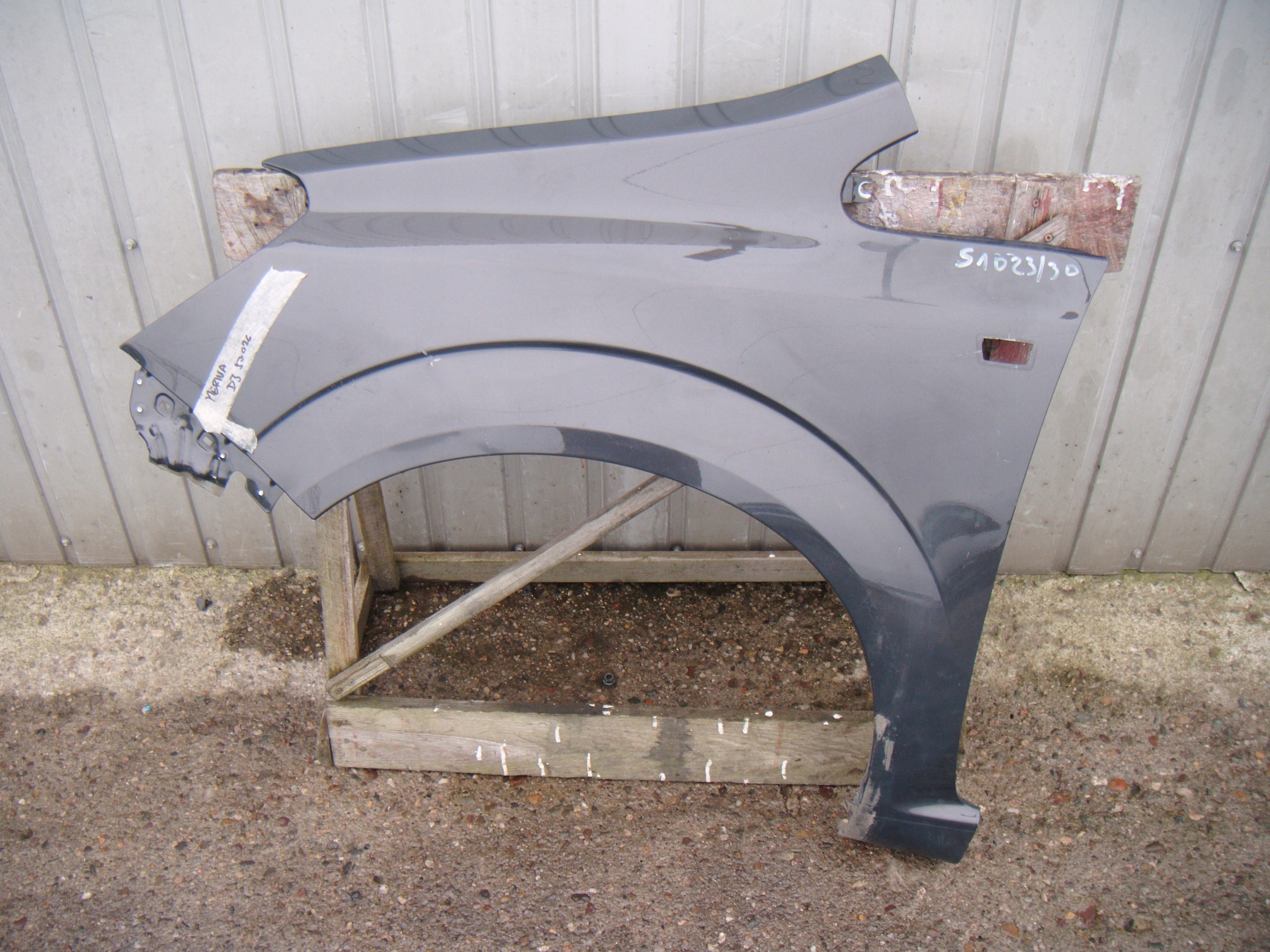 OPEL ZAFIRA B 05-12 BŁOTNIK LEWY PRZÓD