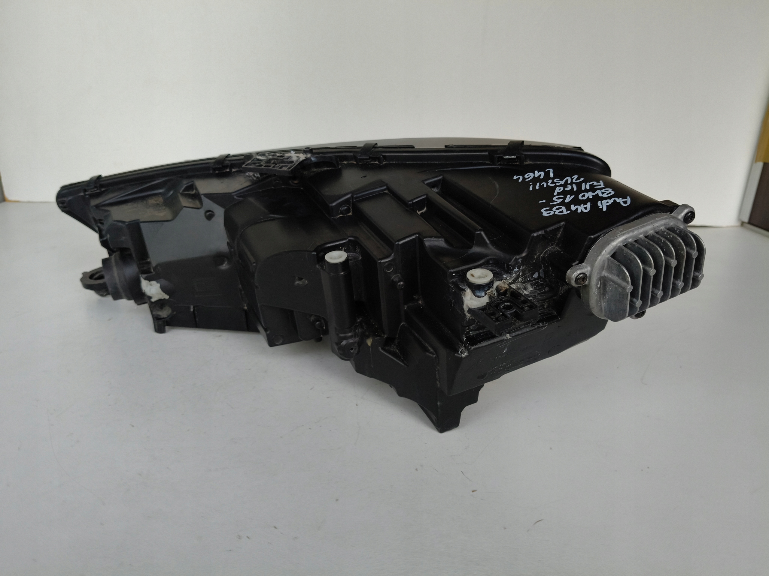 light right REFLEKTOR AUDI A4 B9 8W 8W0 15- FULL LED