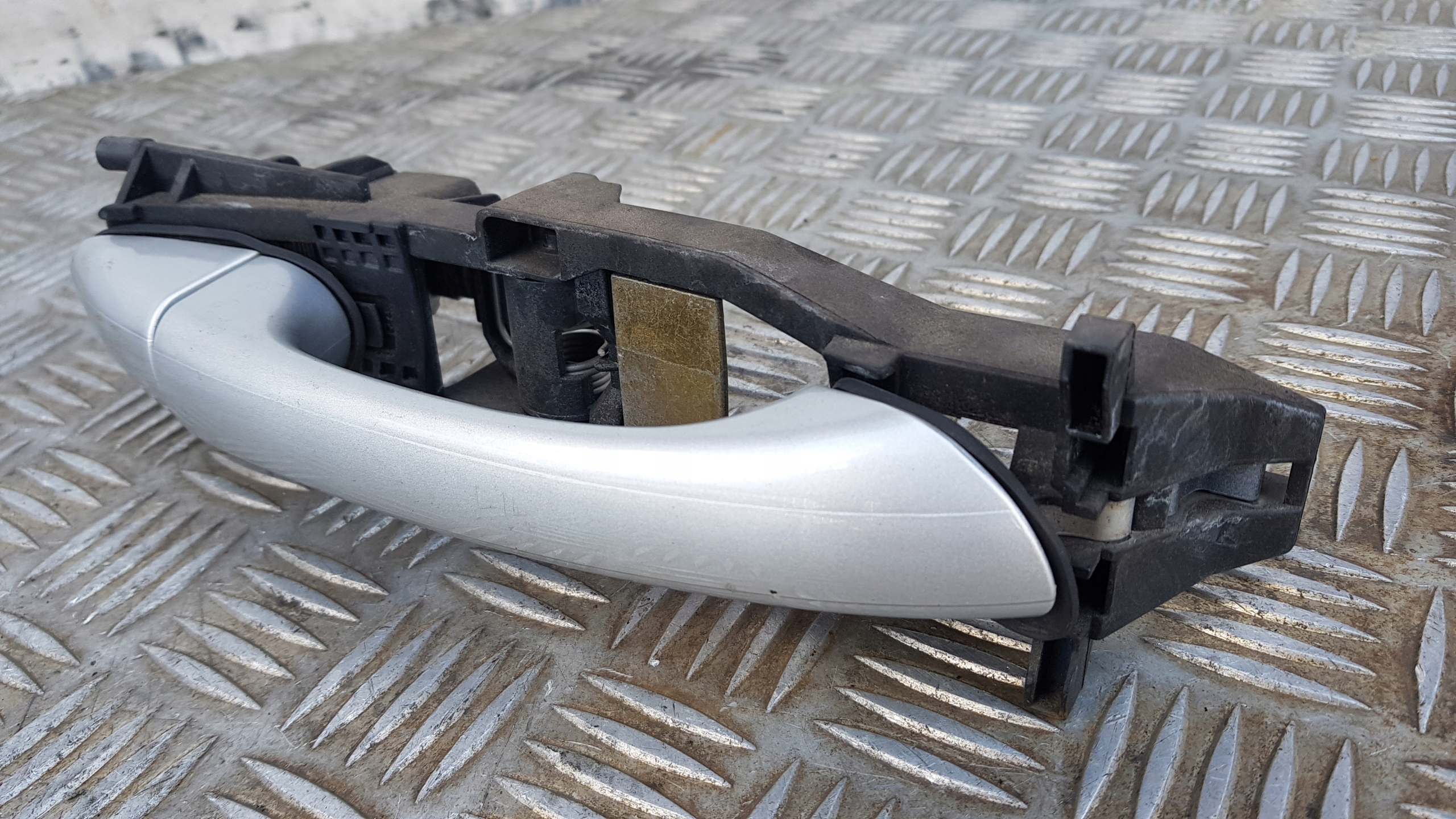 MERCEDES W203 handle right front 744