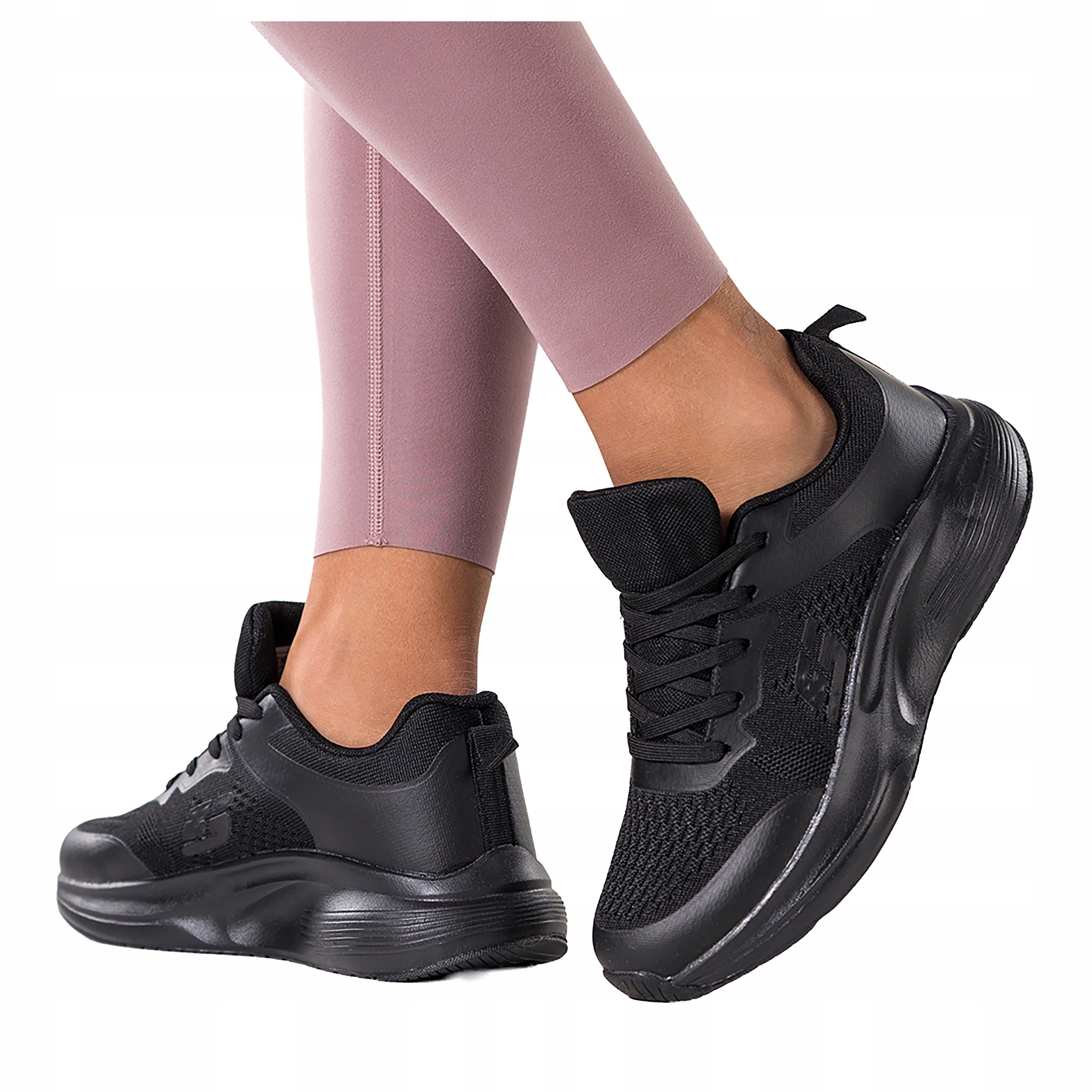 Černé dámské sportovní tenisky na Trénink se šněrováním na platformě, velikost 41