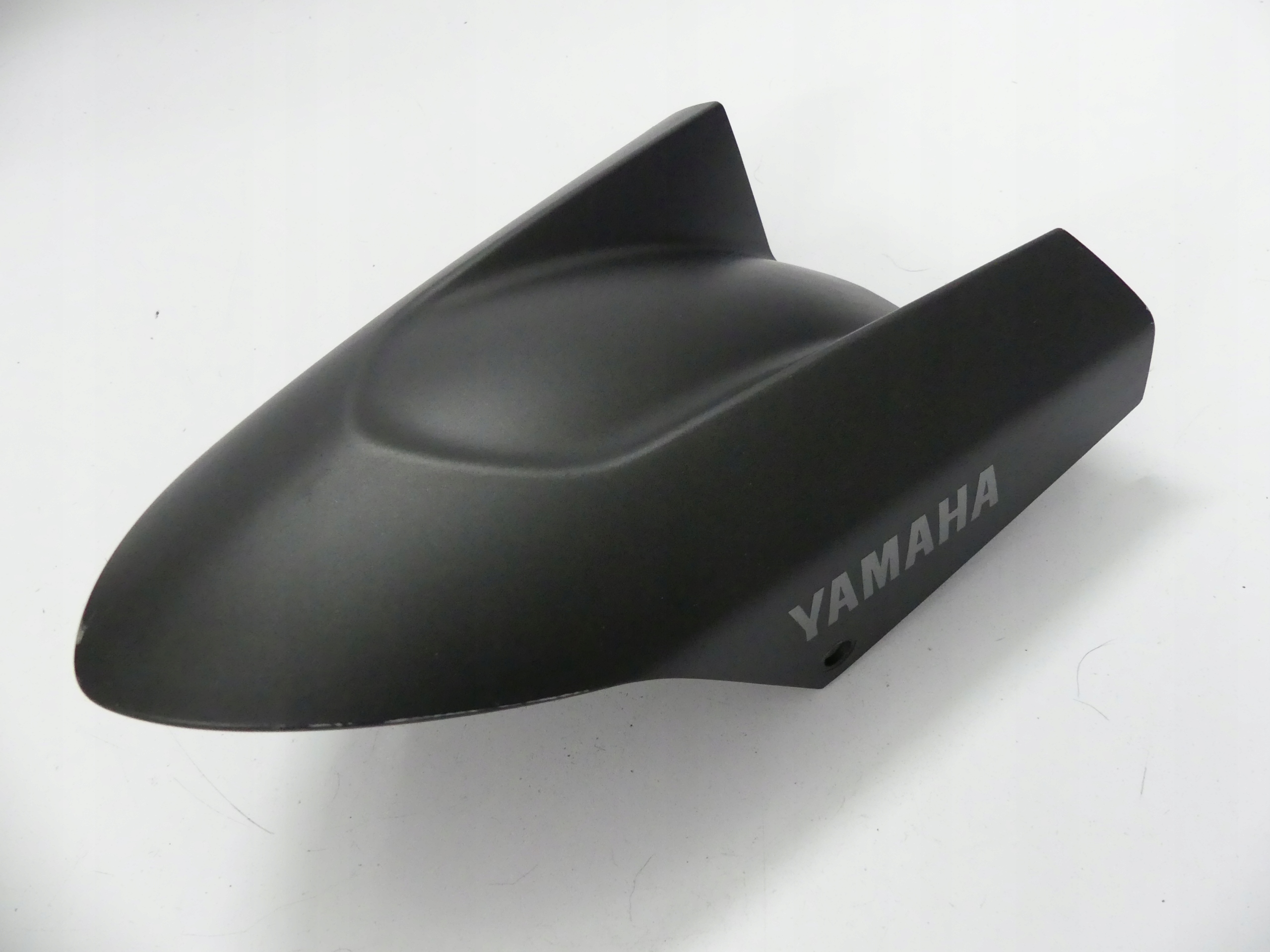 2PW-21511-00 - БРЫЗГОВИК ОБТЕКАТЕЛЬ КАПОТА YAMAHA T-MAX TMAX 530 17+