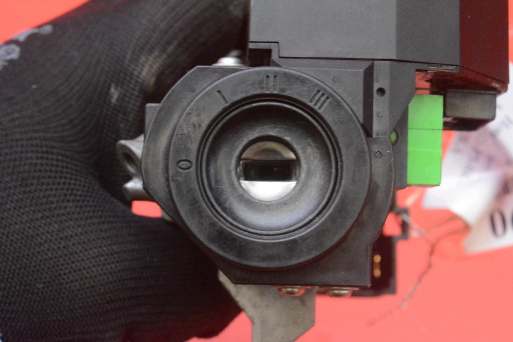 ignition key 39730-SNB-E010-M2 HONDA CIVIC 8 VIII 1.8 and-VTEC 140 KM 05
