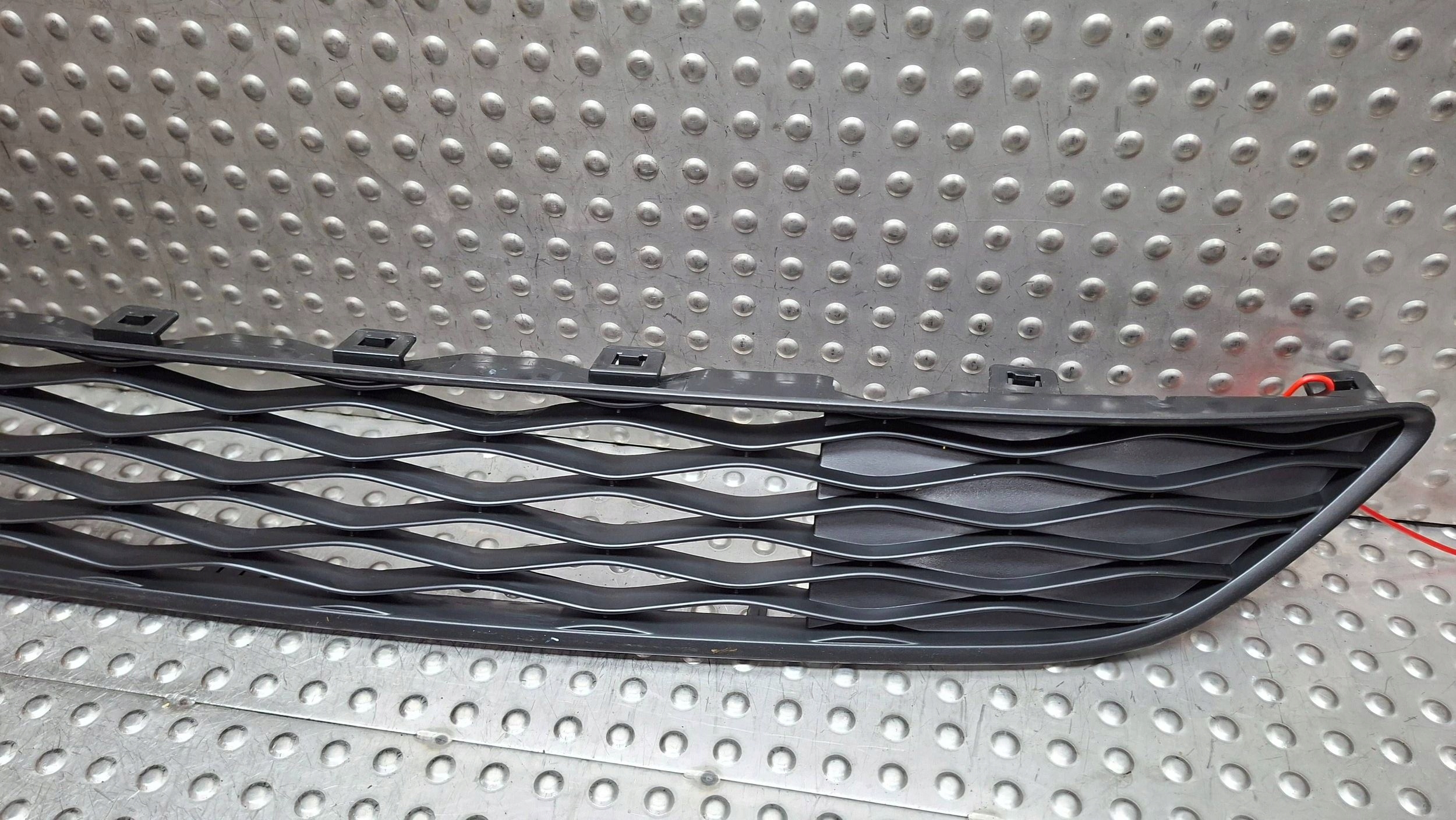 grid central of a bumper front 735655608 FIAT TIPO II 2015