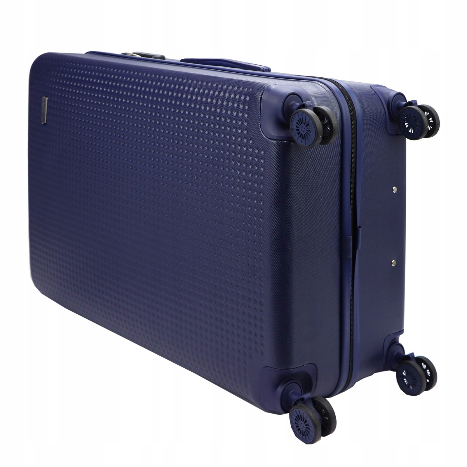 ORYGINALNY ZESTAW TRZECH WALIZEK PODRÓŻNYCH DUŻA ŚREDNIA MAŁA PIERRE CARDIN Cechy dodatkowe na czterech kółkach