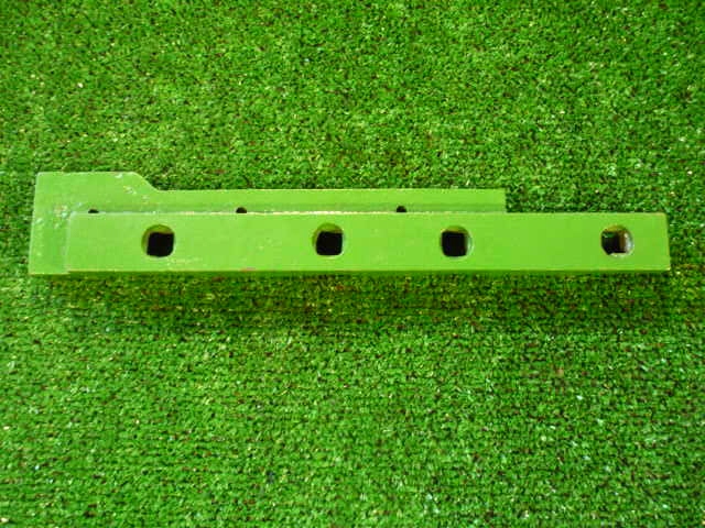 PRZYCISK GŁÓWKI KOSY ŻELIWNY CLAAS 610070 (POJEDY Marka maszyny Claas Inna