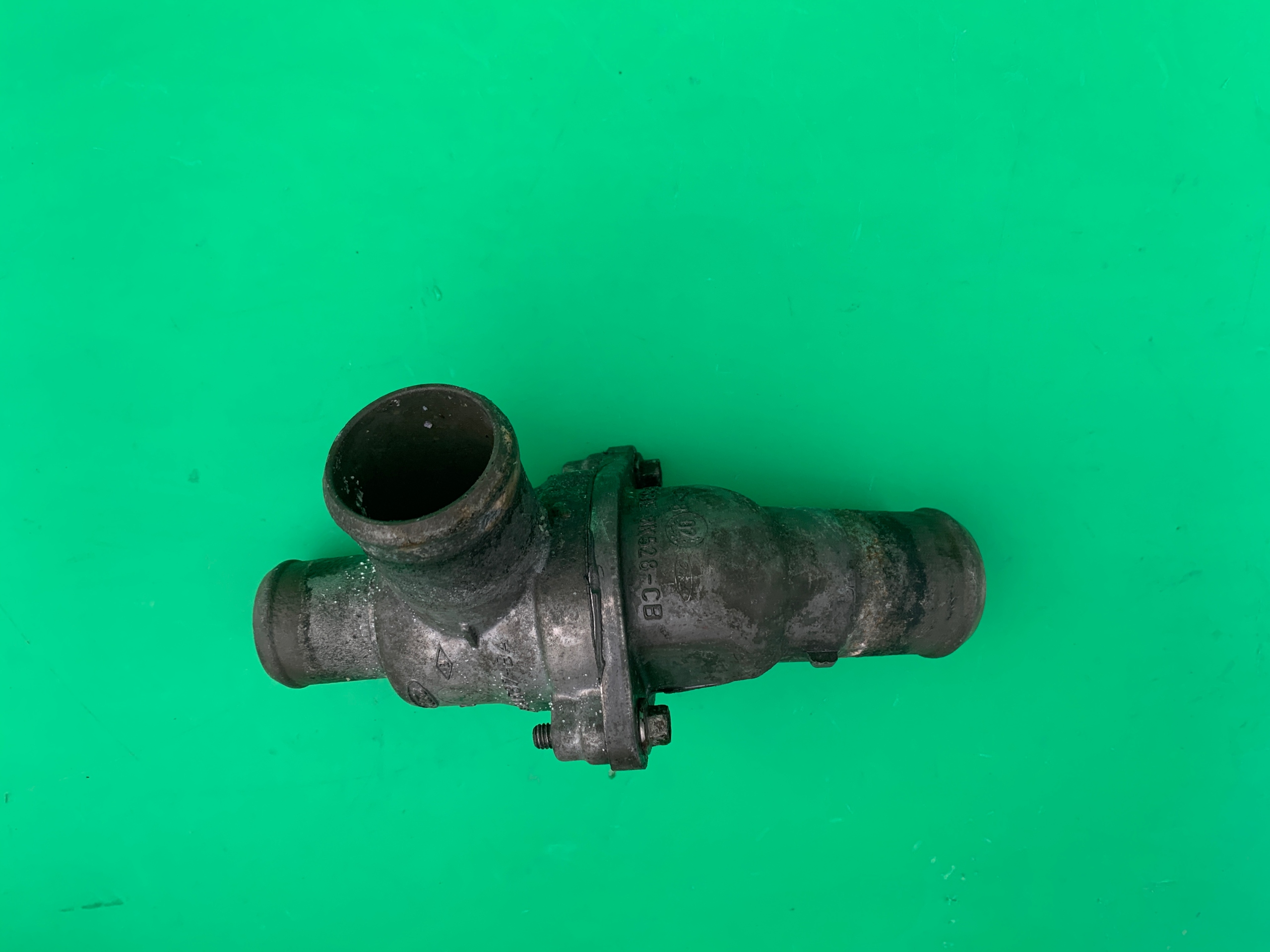 OBUDOWA TERMOSTATU TERMOSTAT FORD MONDEO MK3 ST220 3.0 V6 00- F6ZE-8A587-BA Producent części Ford OE