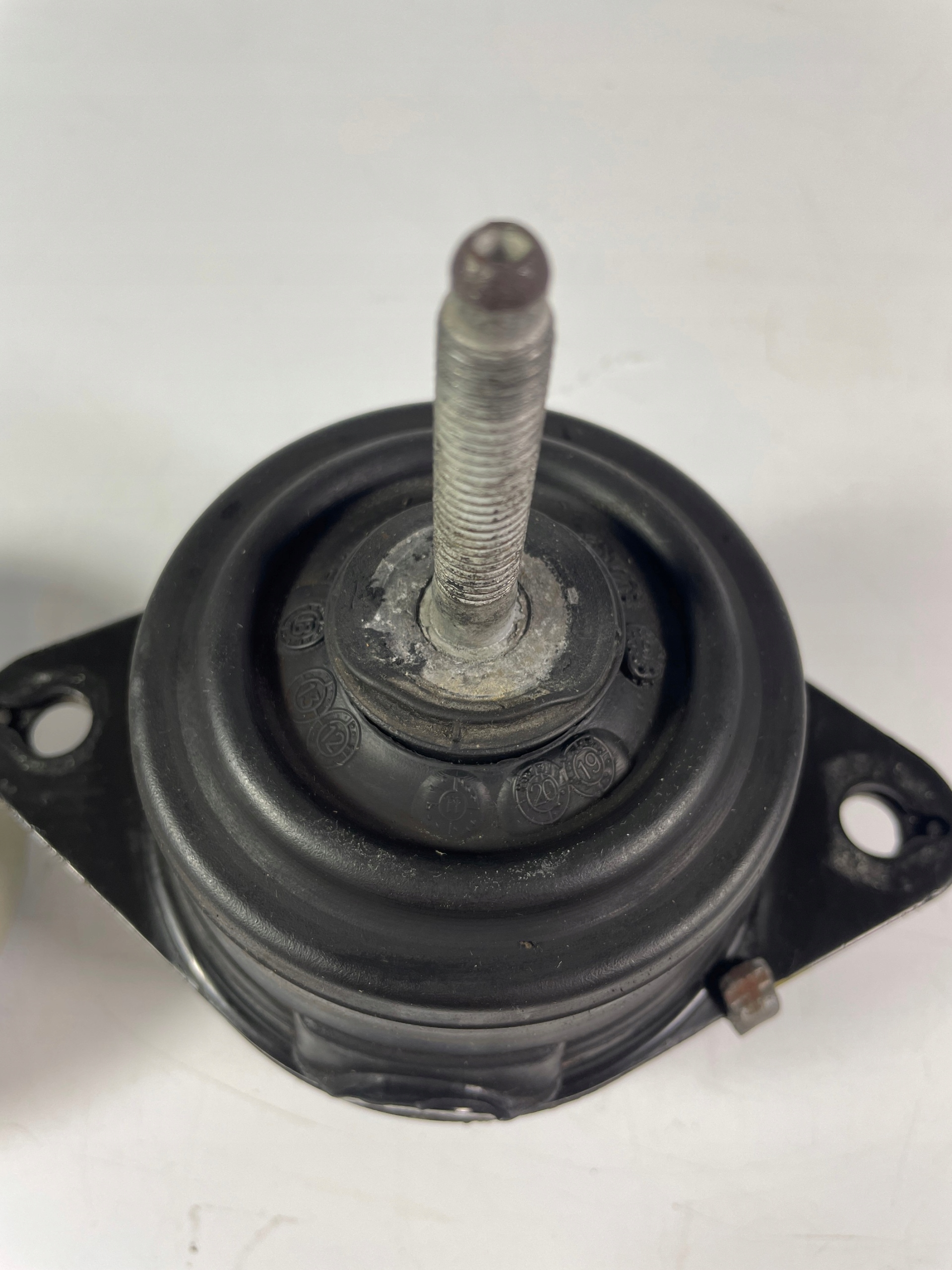 Ford Mustang VI GT 5.0 engine mount 2015+