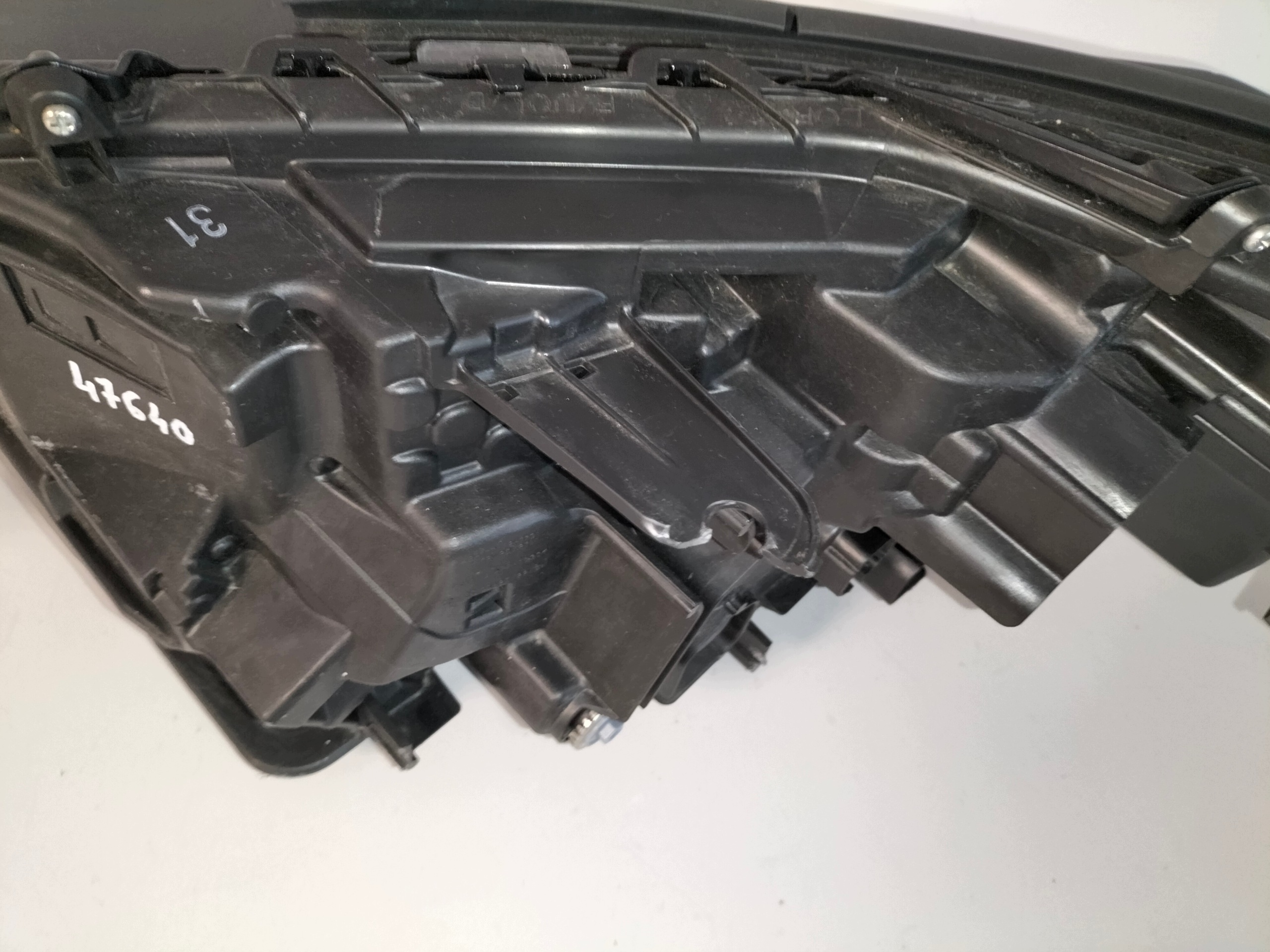 light front reflektor right TOYOTA BZ4X EA10 22- FULL LED soczewki