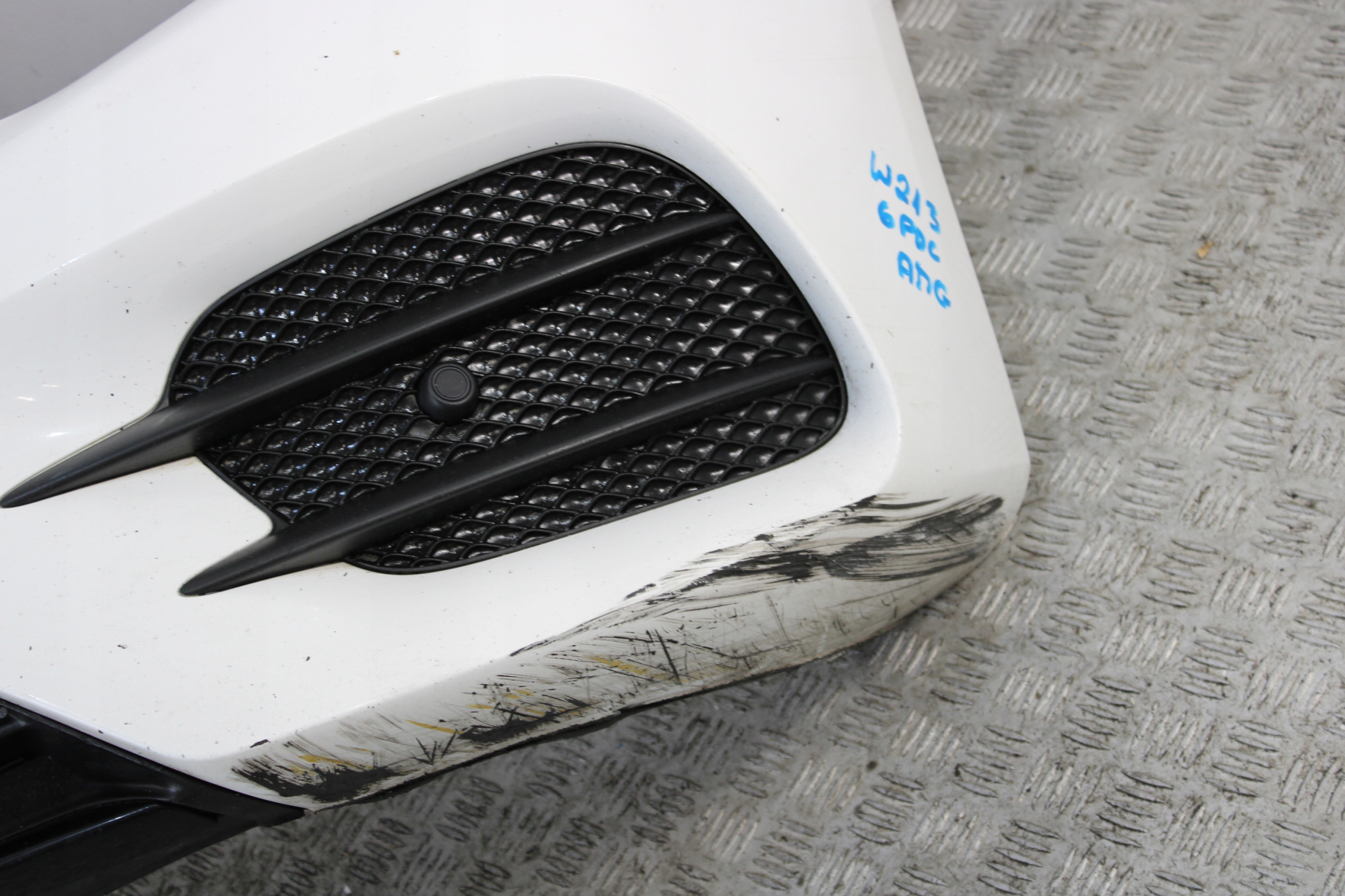 bumper front front KAMERA 6 X PDC MERCEDES E-KLASA W213 AMG