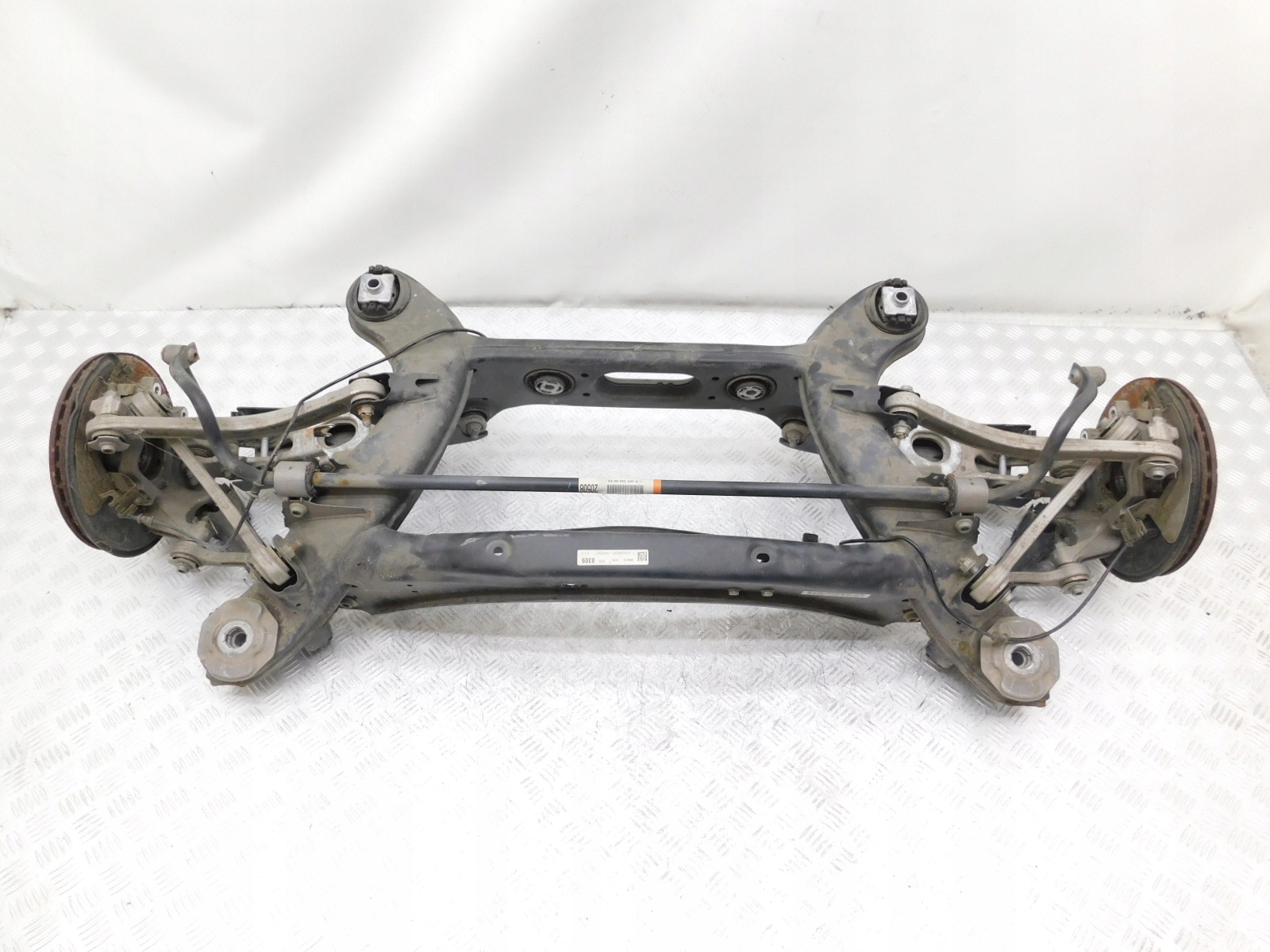 BELKA OŚ ZAIWESZENIE WAHACZ Mercedes C W205 KOMBI