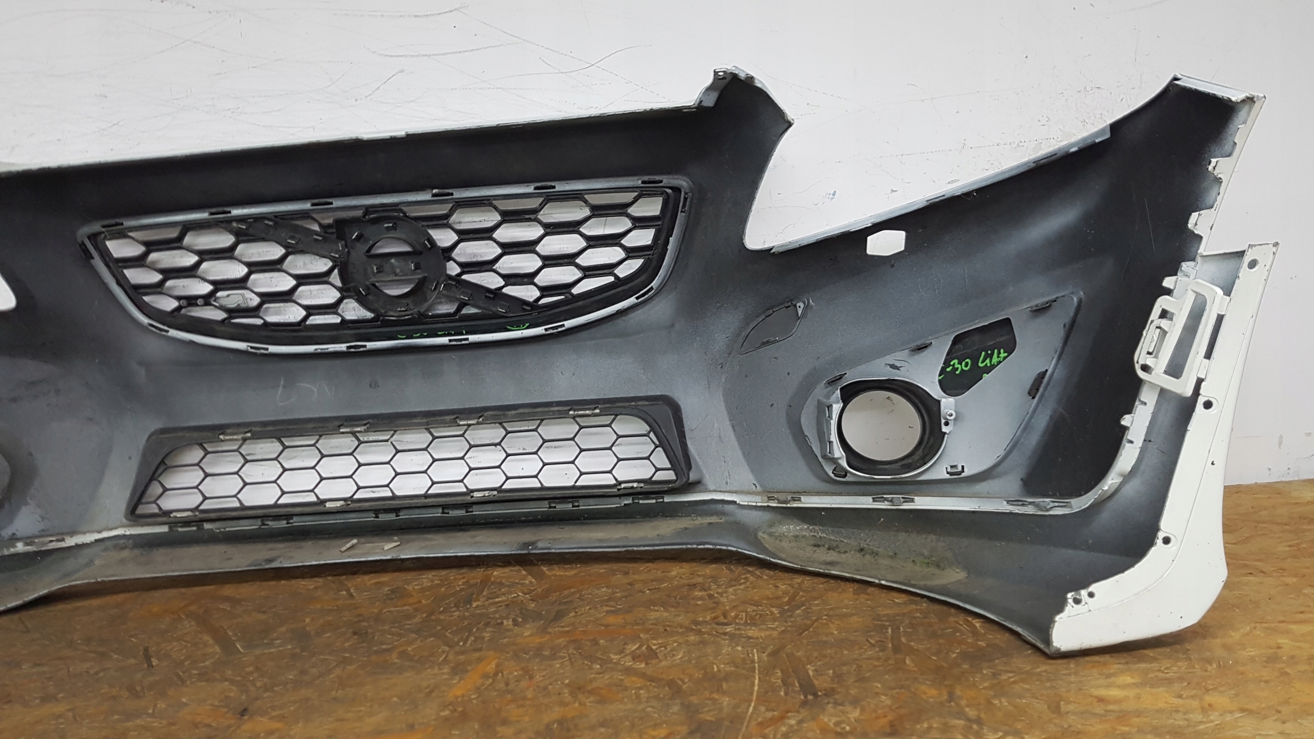 VOLVO C30 R-design lift bumper front 6021