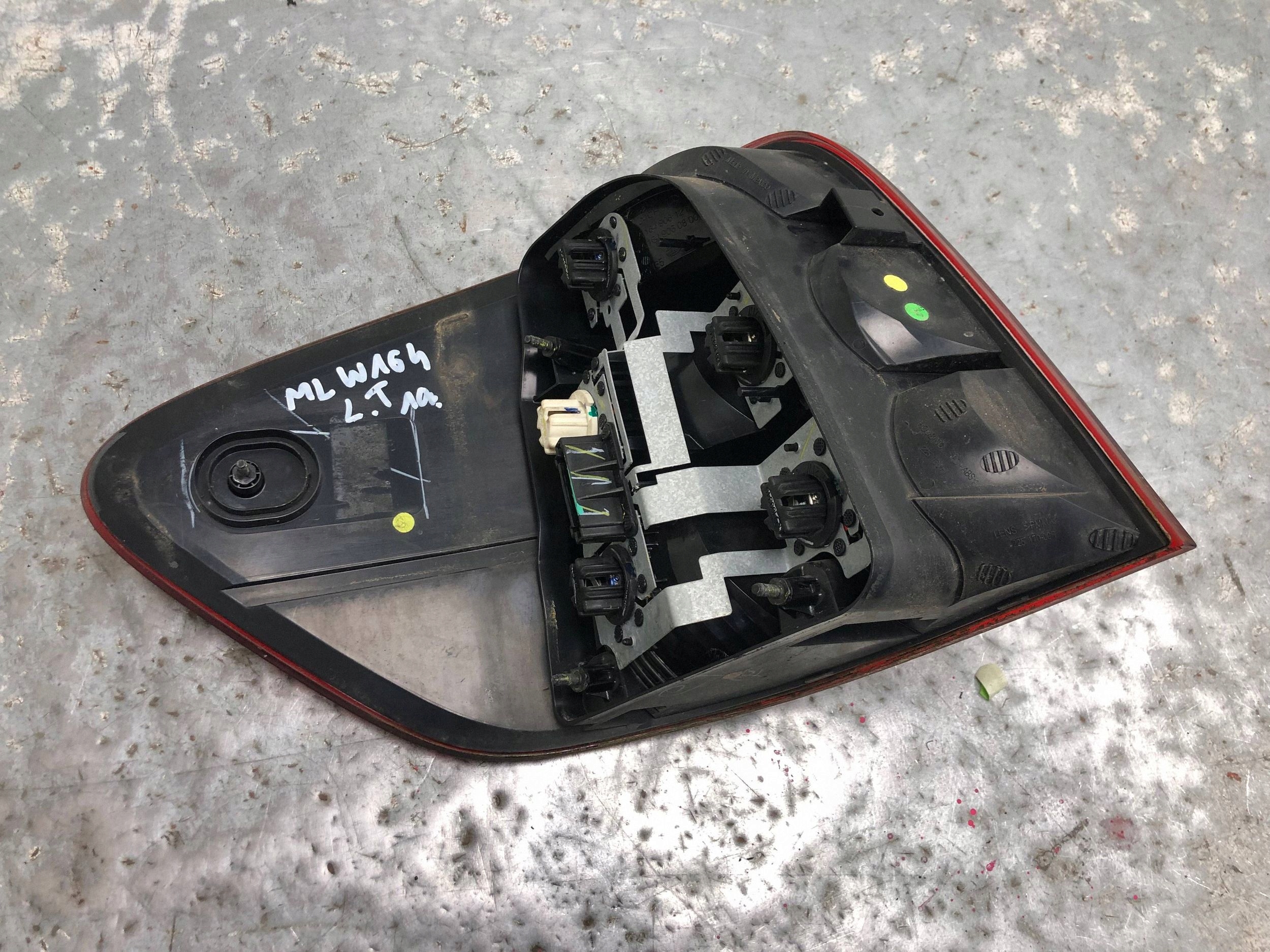 light right rear part MERCEDES ML W164 A1649061200