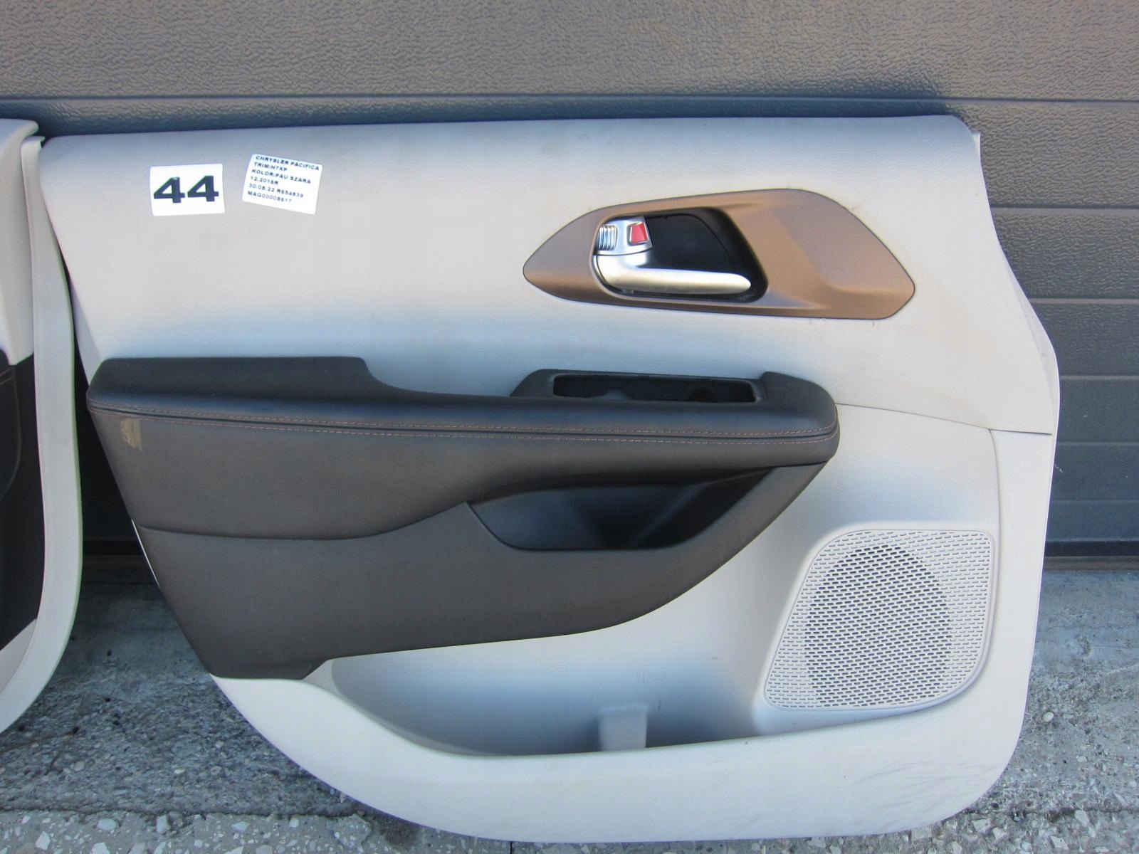 CHRYSLER PACIFICA 2017 side upholstery door SZAR