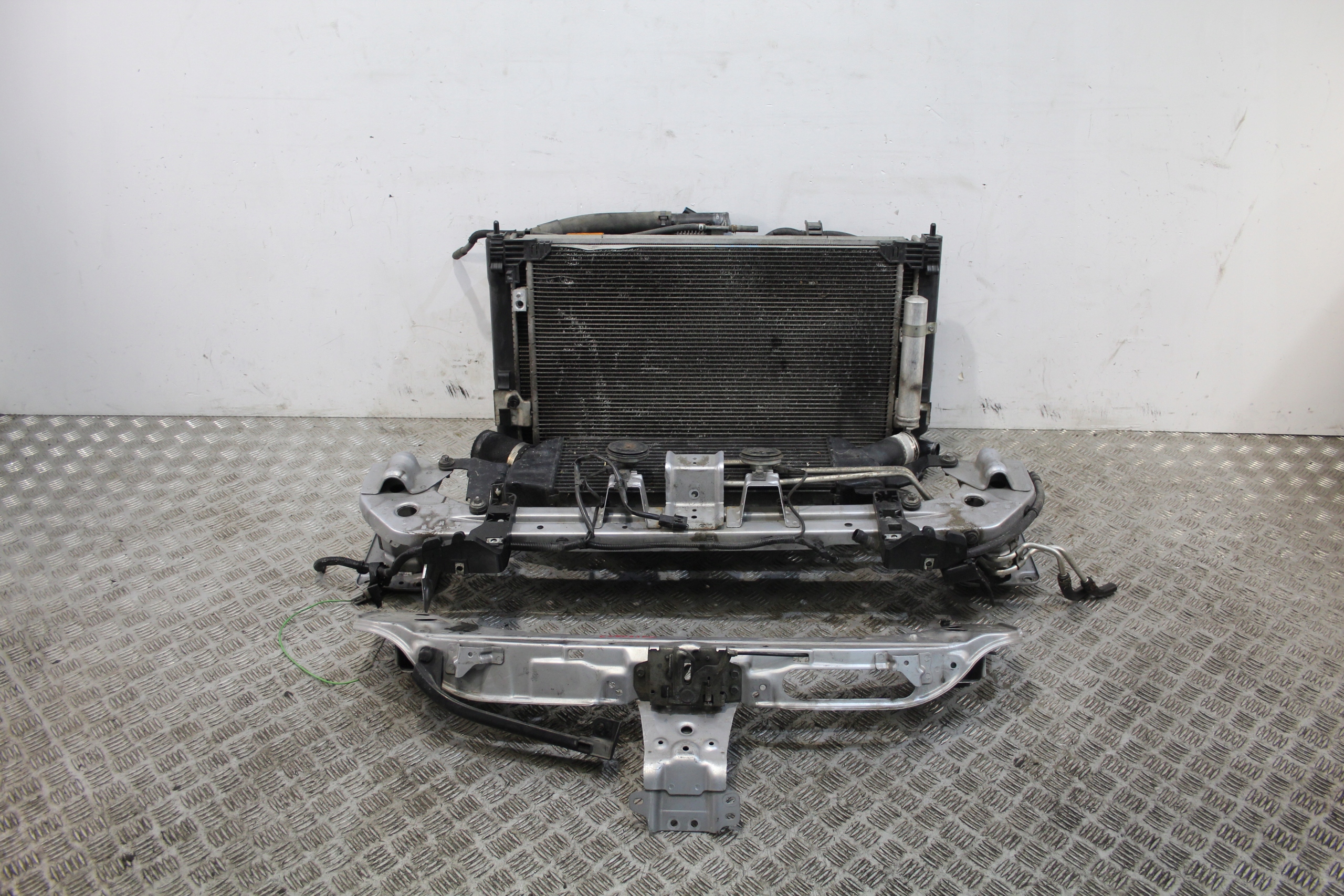 PAS PRZEDNI CHŁODNICE CITROEN C-CROSSER