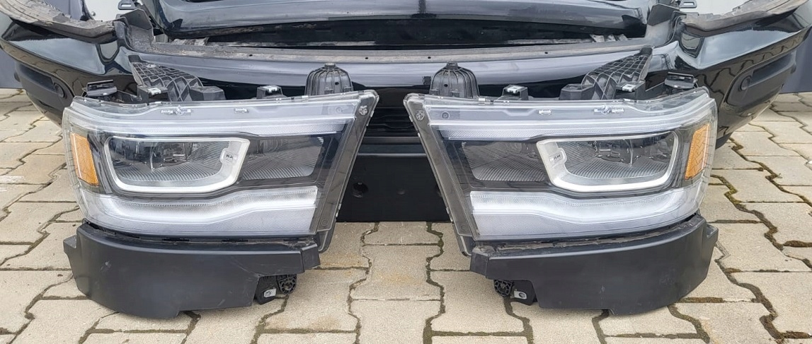 DODGE RAM 1500 19^ MASKA ZDERZAK PAS BŁOTNIK FULL LED PXJ Jakość części (zgodnie z GVO) O - oryginał z logo producenta pojazdu (OE)