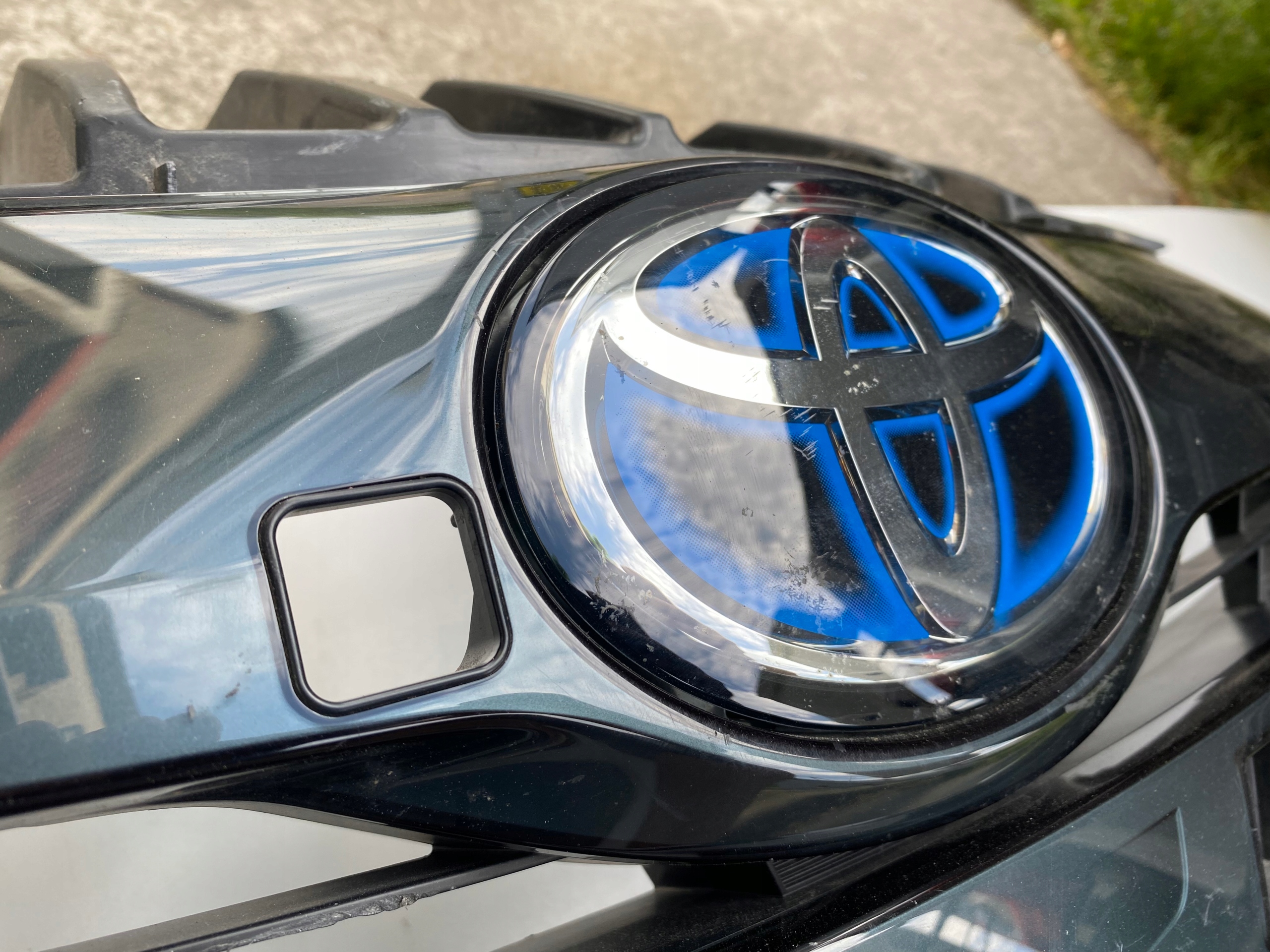 ATRAPA Toyota Prius Plug In Producent części Toyota OE