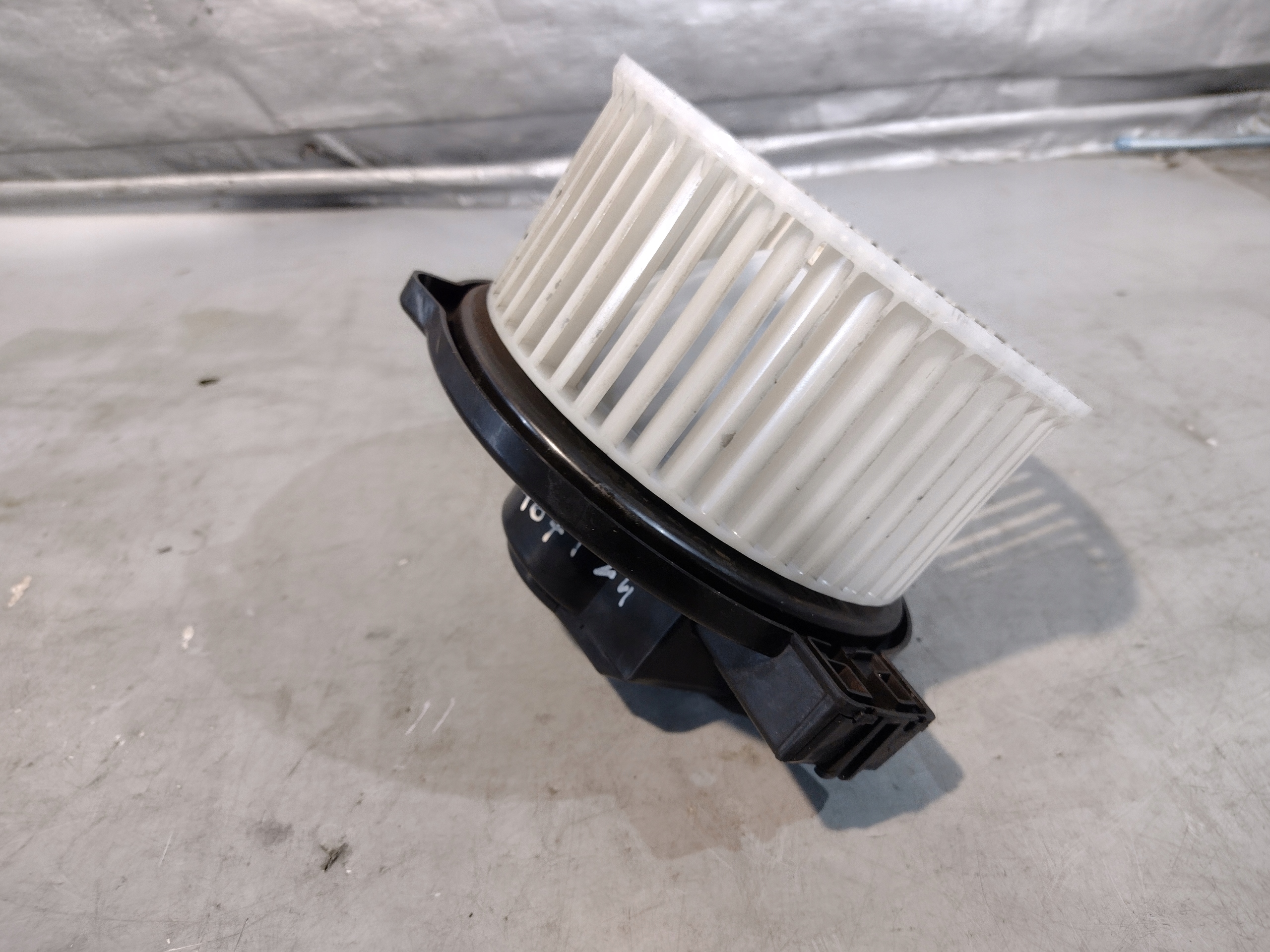 Lüfter dmuchawa des lüfters Mazda 6 III 3 GJ 2,0B HB111DN20-02