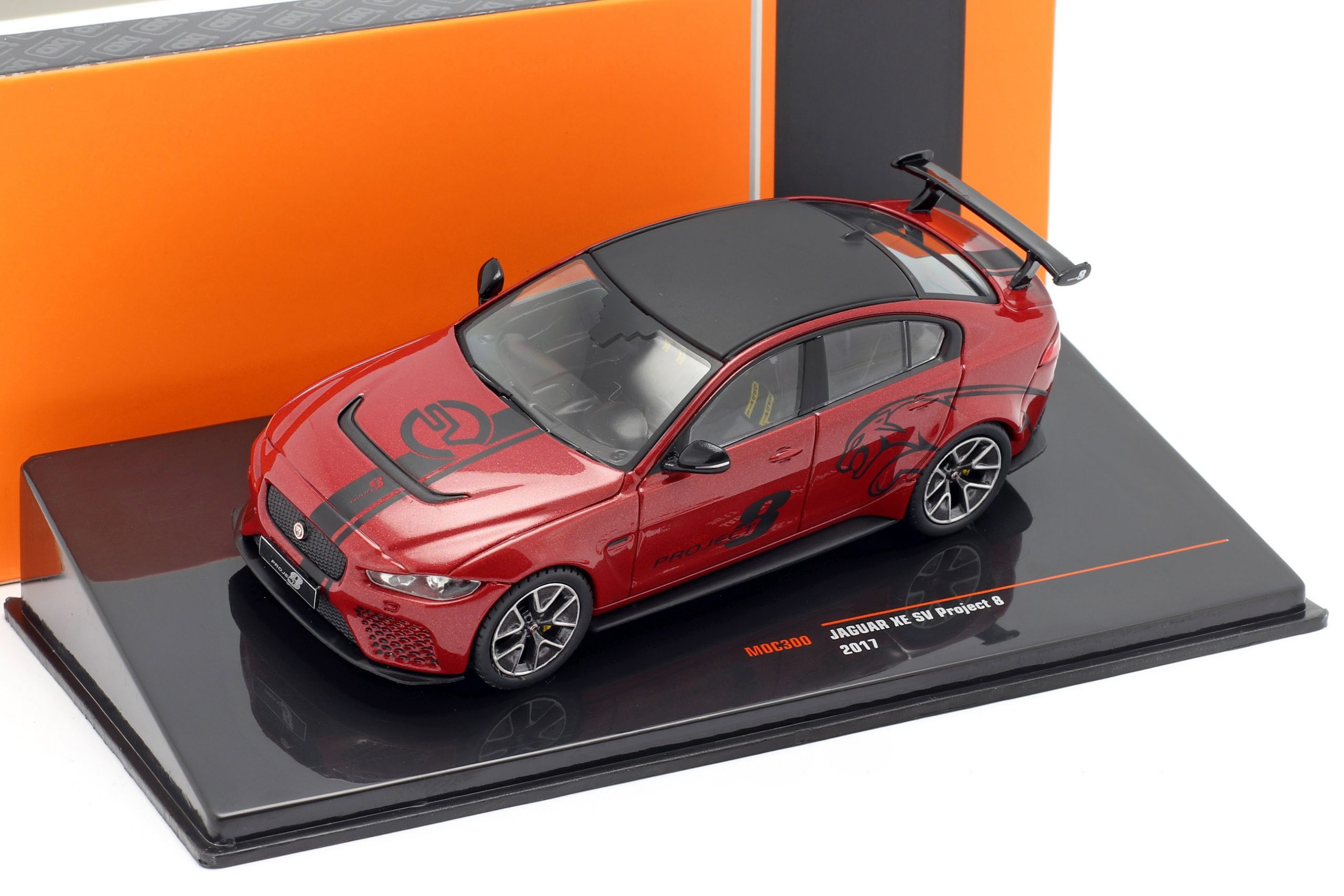 Ixo Jaguar Xe Sv Project B 2017 Červená metalíza 1:43