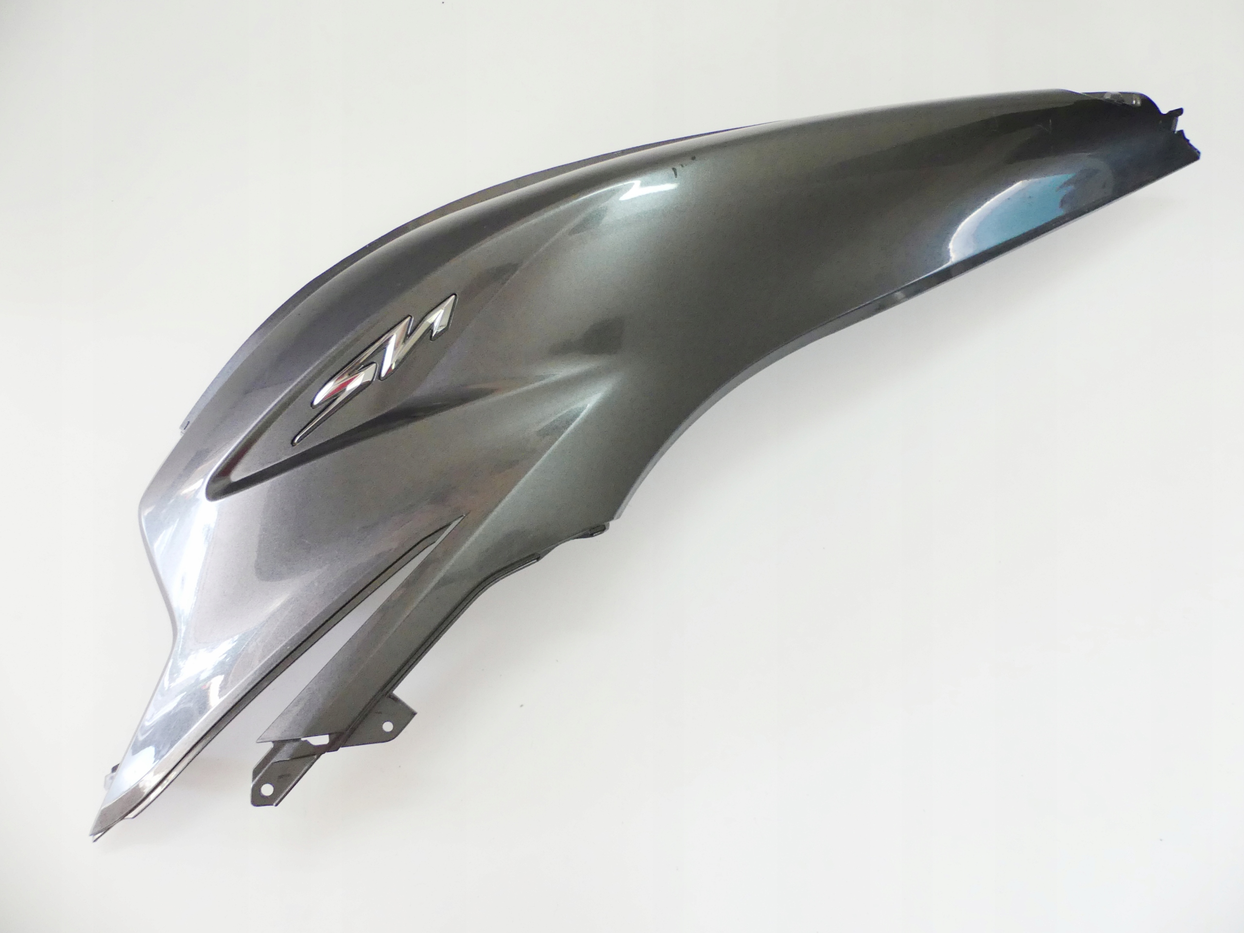 83610-K0R-V000 - , ХВІСТ СТОРОНА КАПОТ ОБТІЧНИК L HONDA SH 125