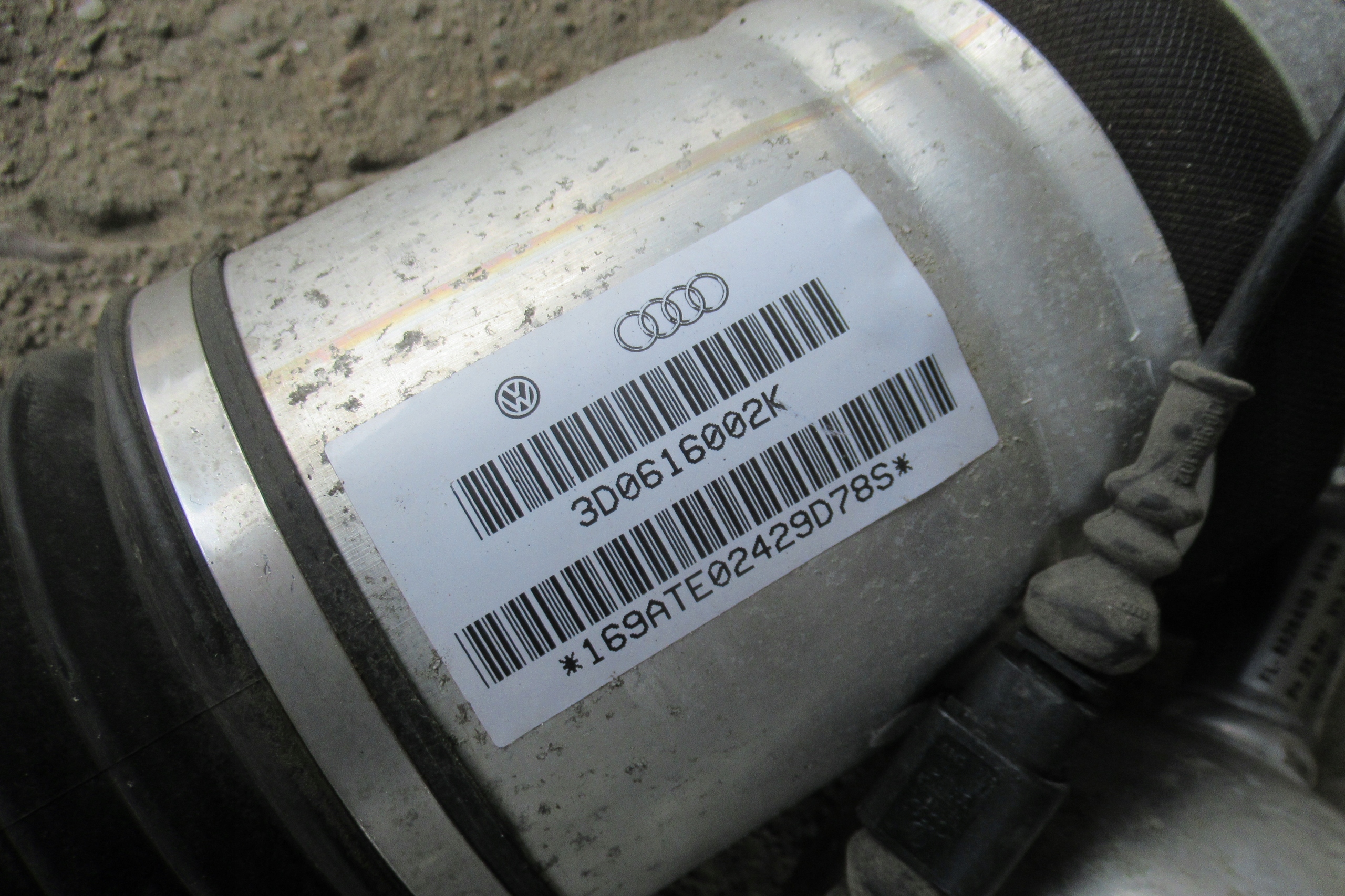 VW PHAETON 3.0 TDI 06R shock absorber right rear part